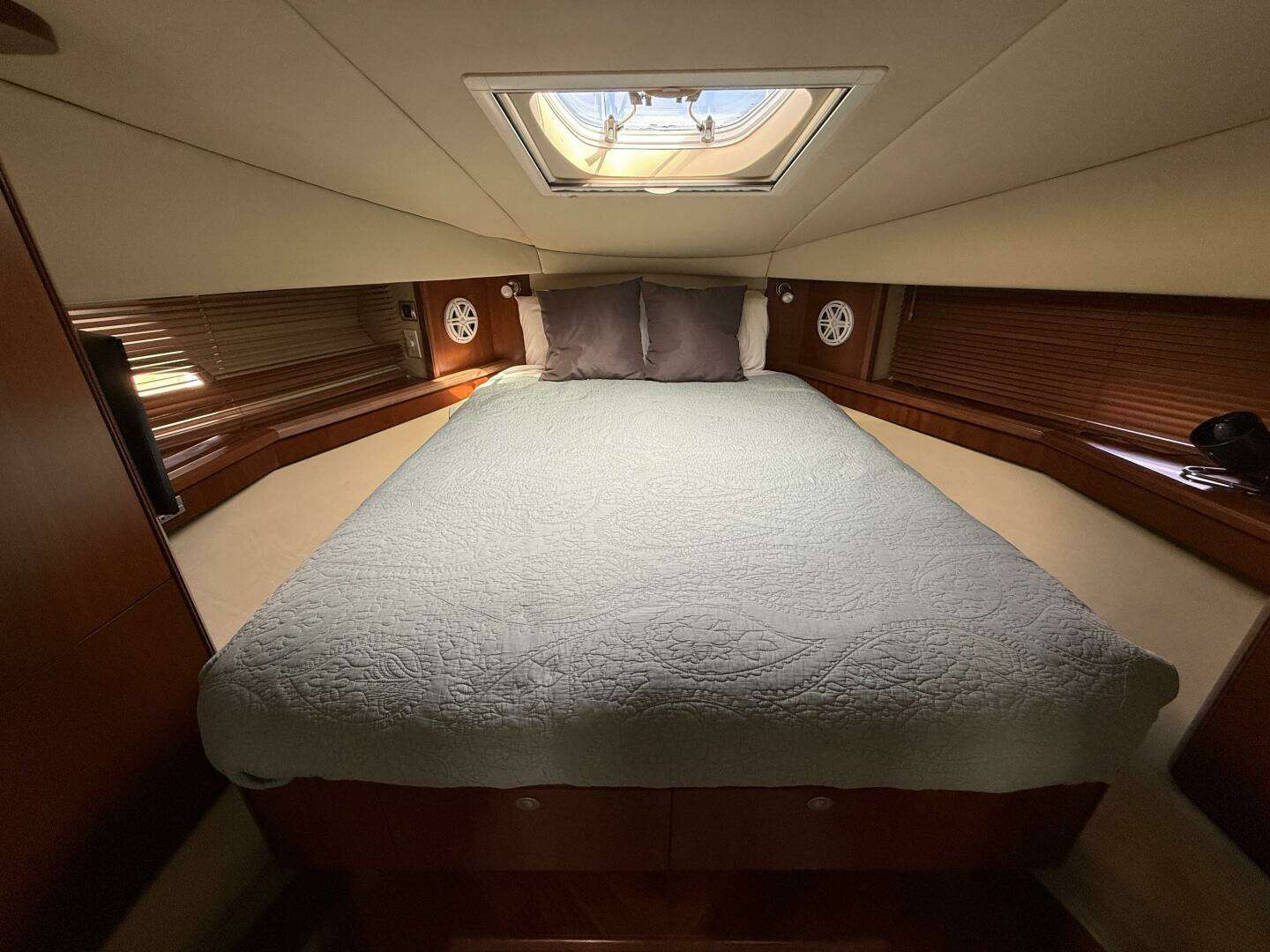 2006 Sea Ray 48 Sundancer - Image 65