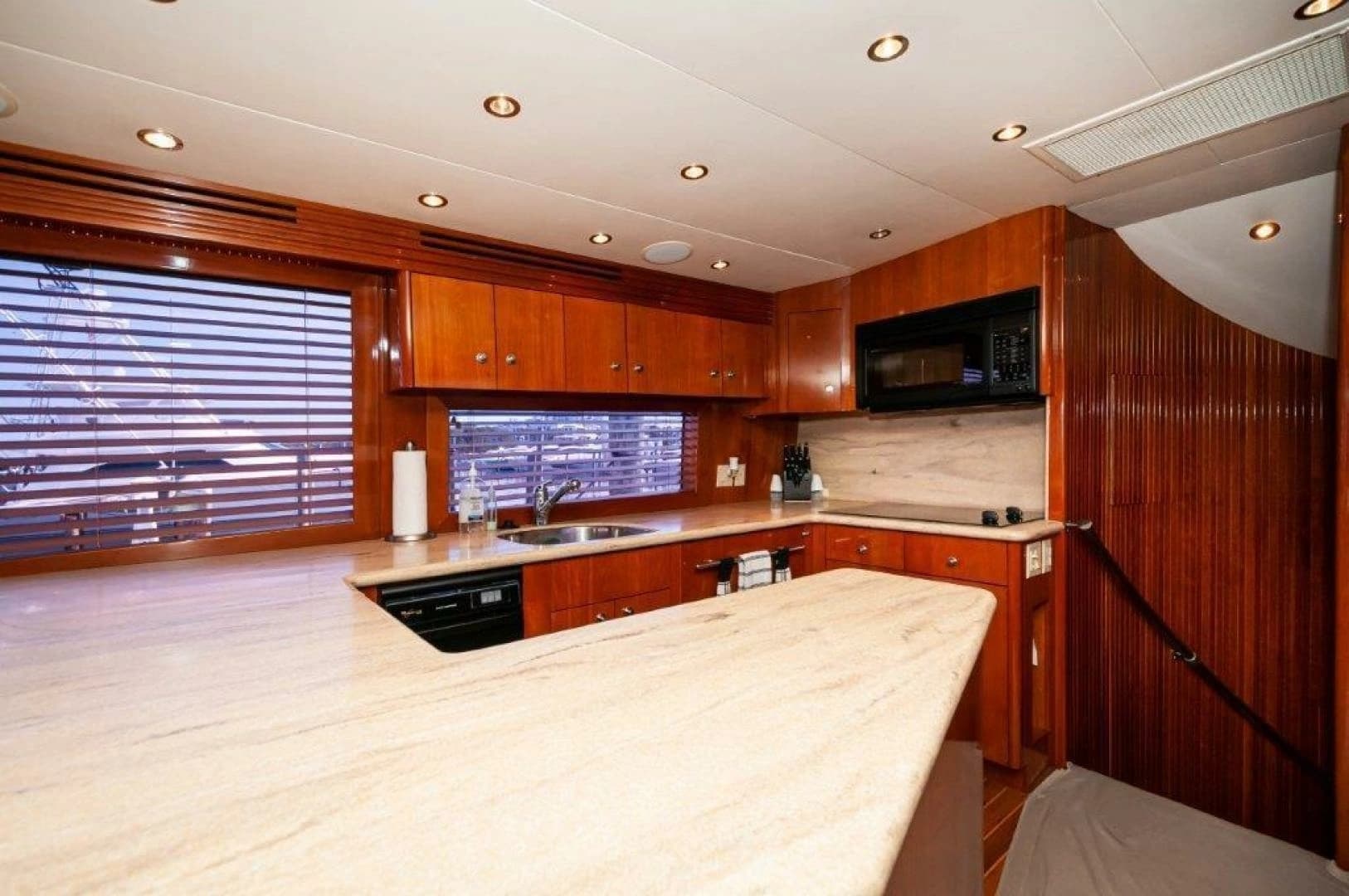 2002 Hatteras 65 Enclosed Bridge - Image 6