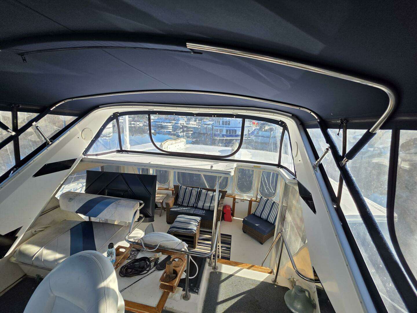 1988 Sea Ray 415 - Image 9