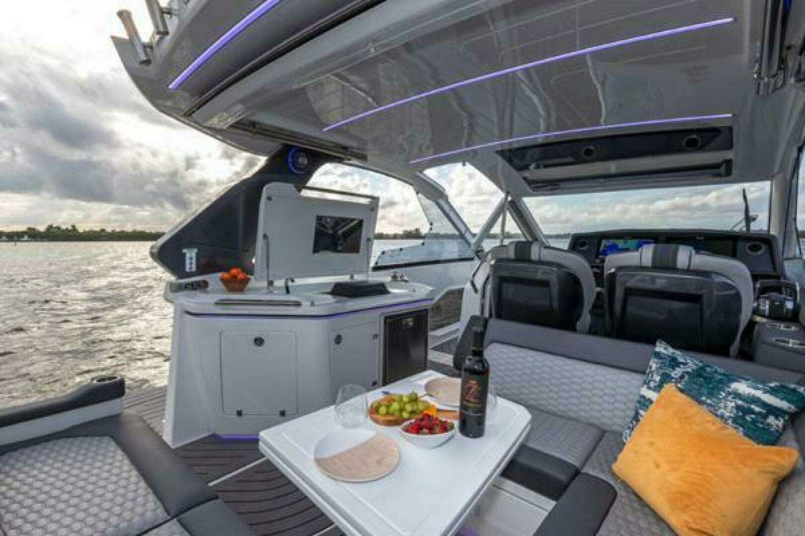 2022 Galeon 325 GTO - Image 15