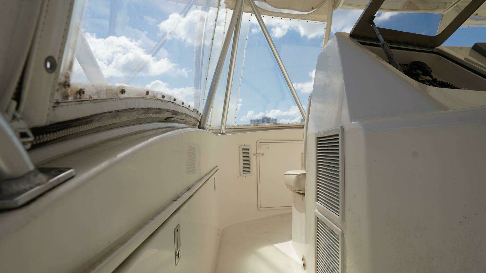 2005 Ocean Yachts — - Image 32