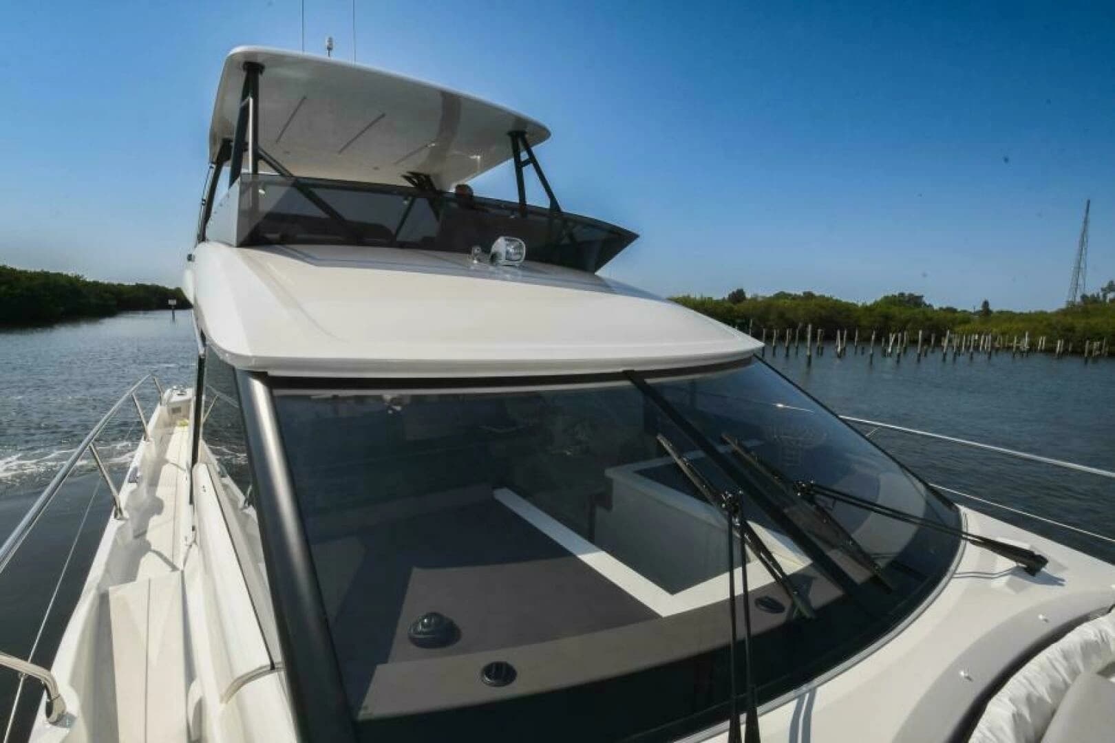 2023 Prestige 520 Flybridge - Image 23