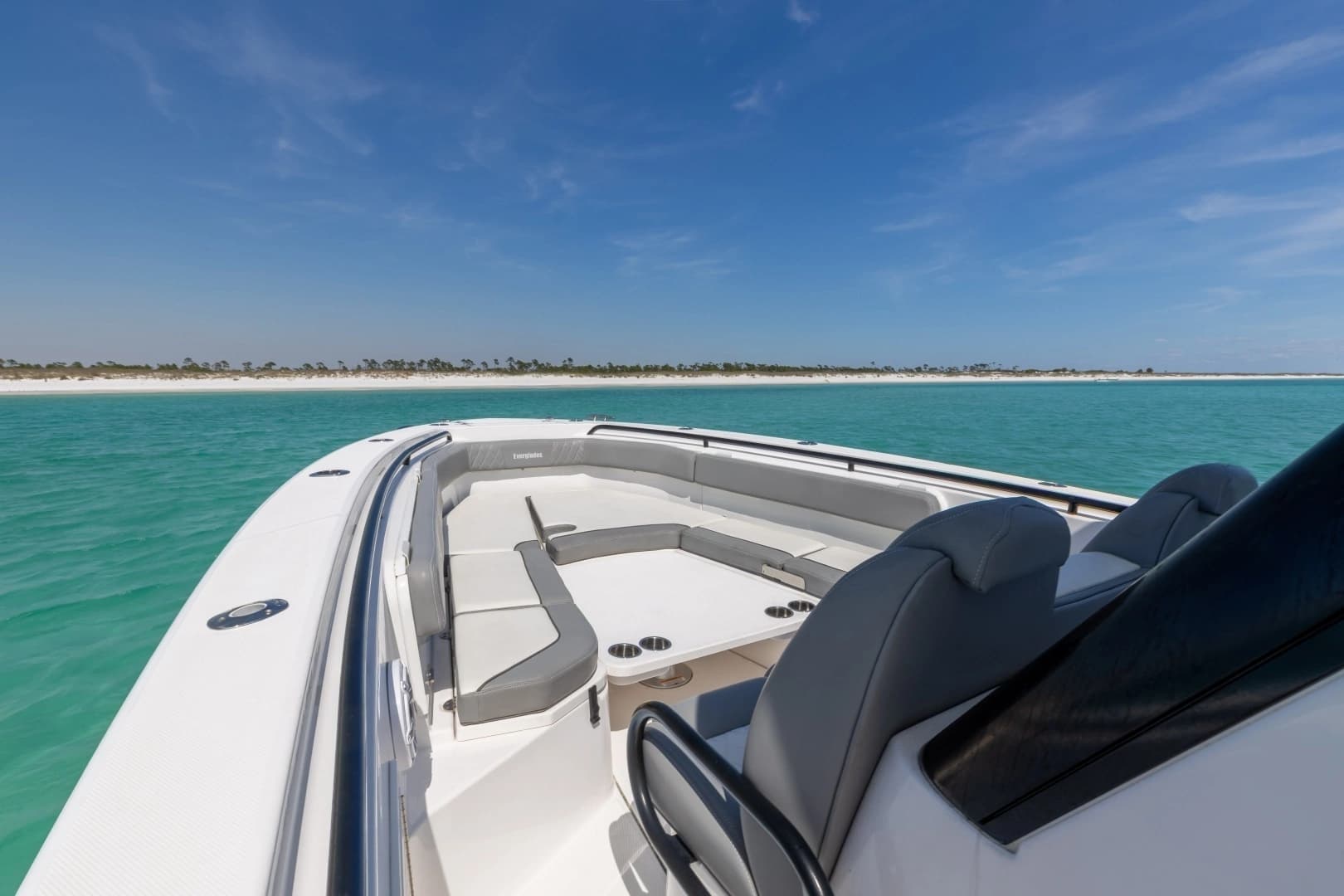 2023 Everglades 365 CC - Image 9