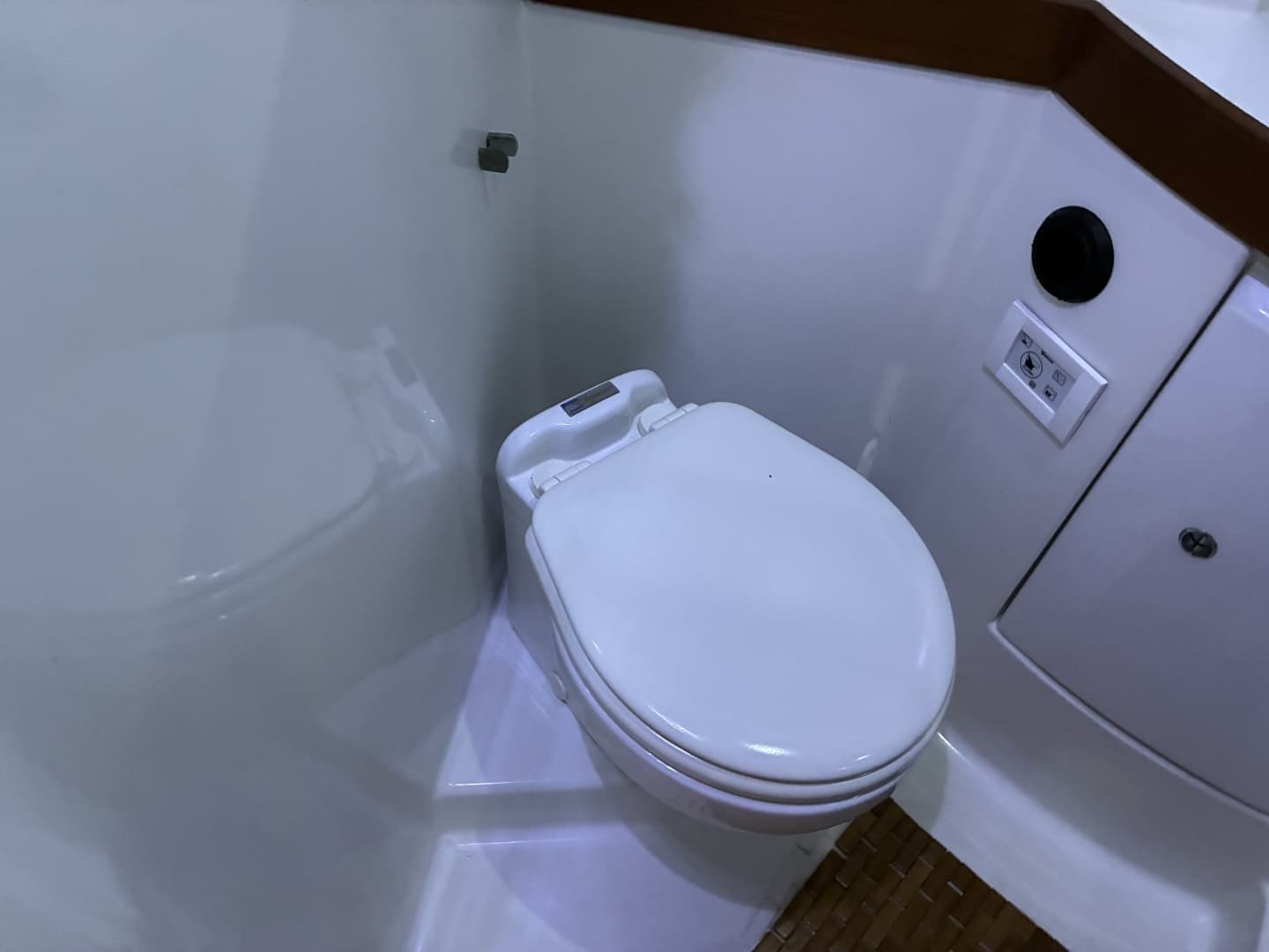2008 Beneteau Oceanis 43 - Image 26