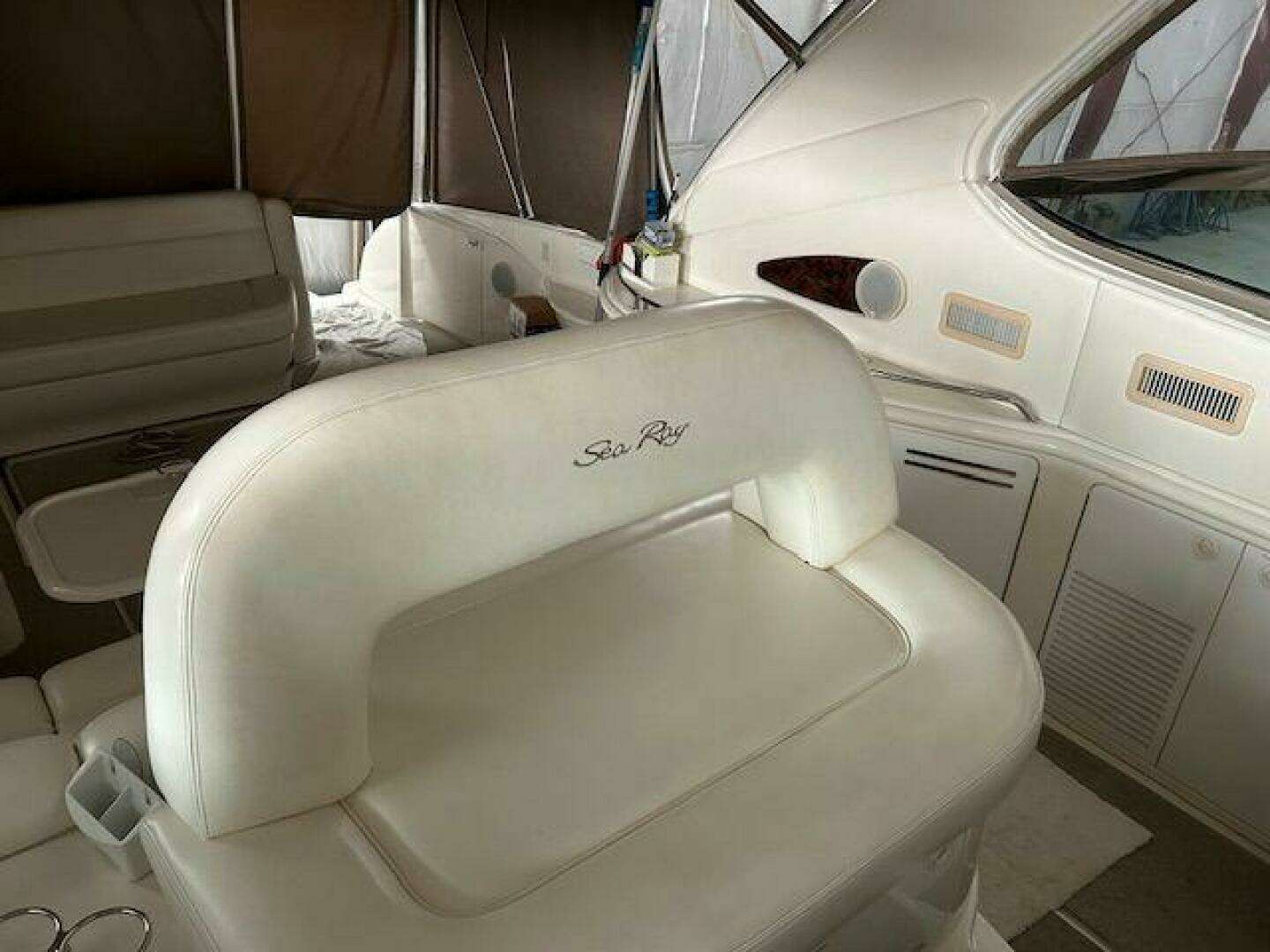 1998 Sea Ray 540 Sundancer - Image 22