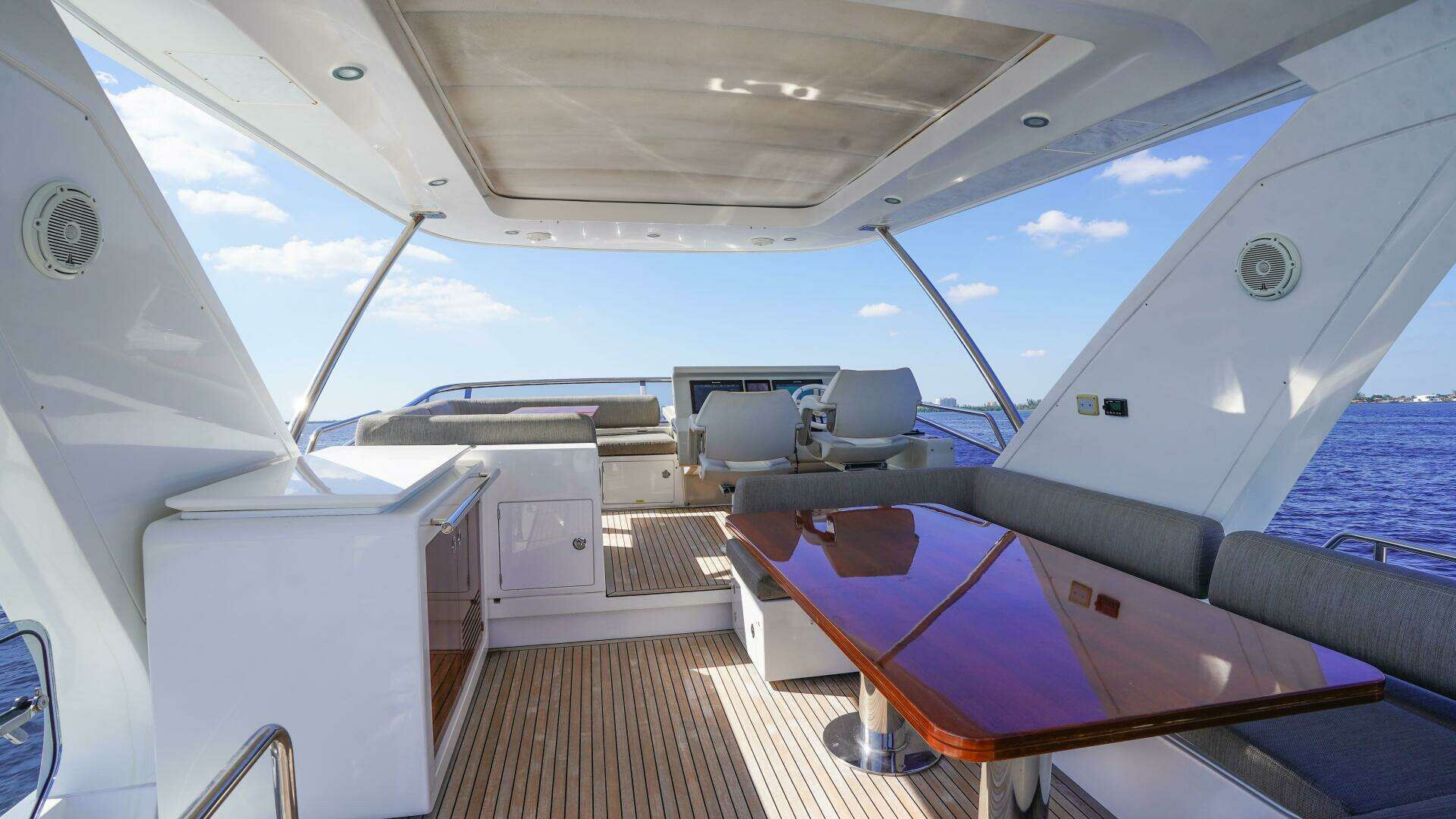 2017 Azimut 66 Flybridge - Image 51