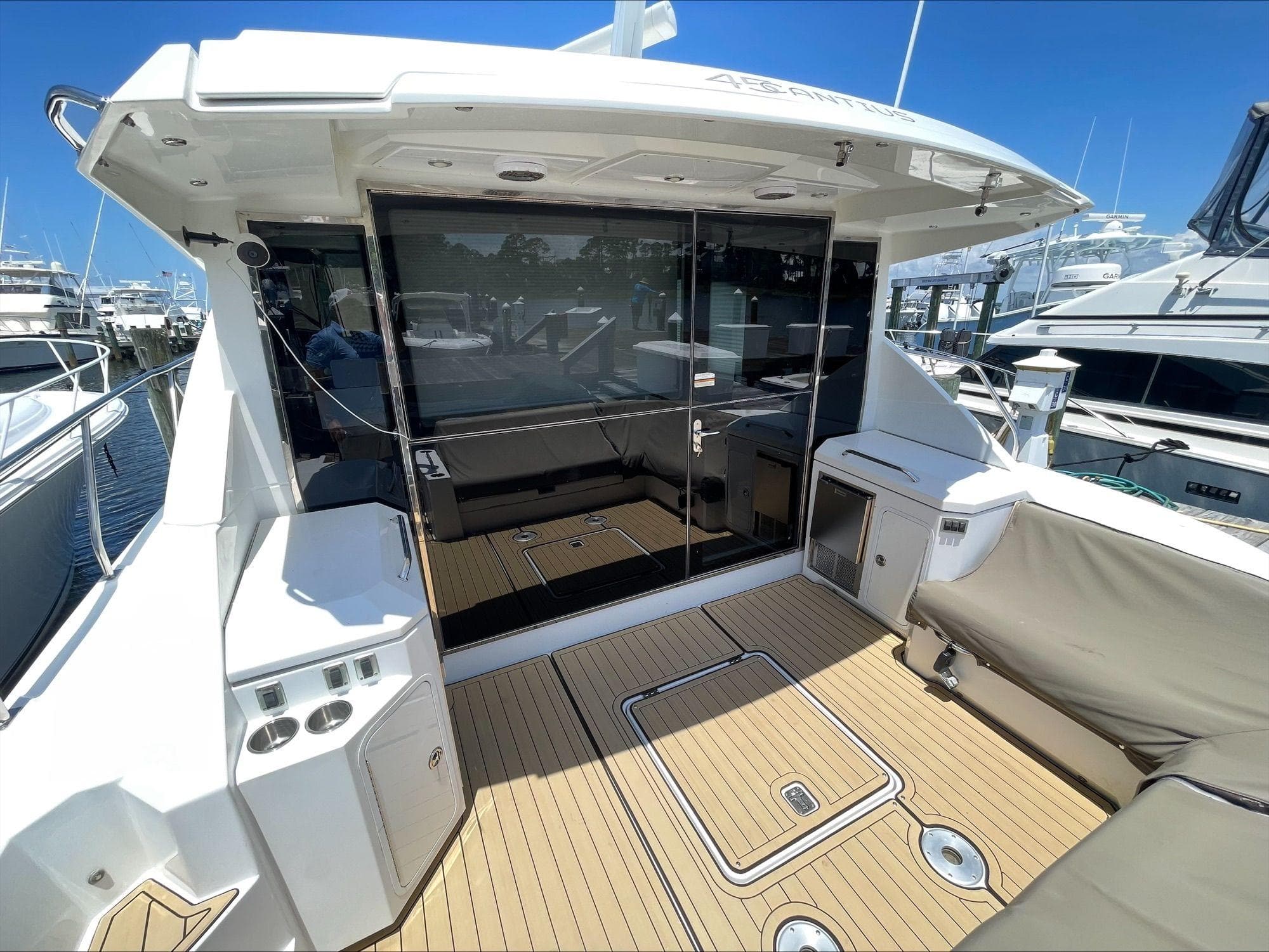 2014 CRUISERS YACHTS 45 CANTIUS - Image 13