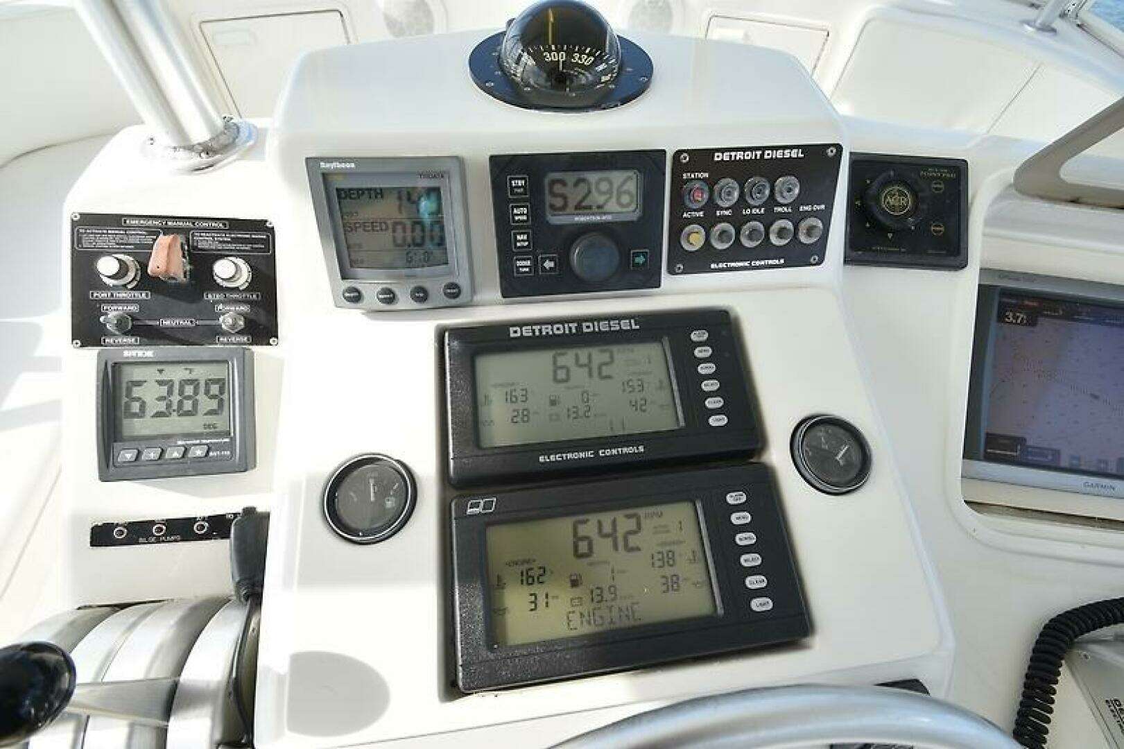 2000 Ocean Yachts 48 Convertible - Image 38