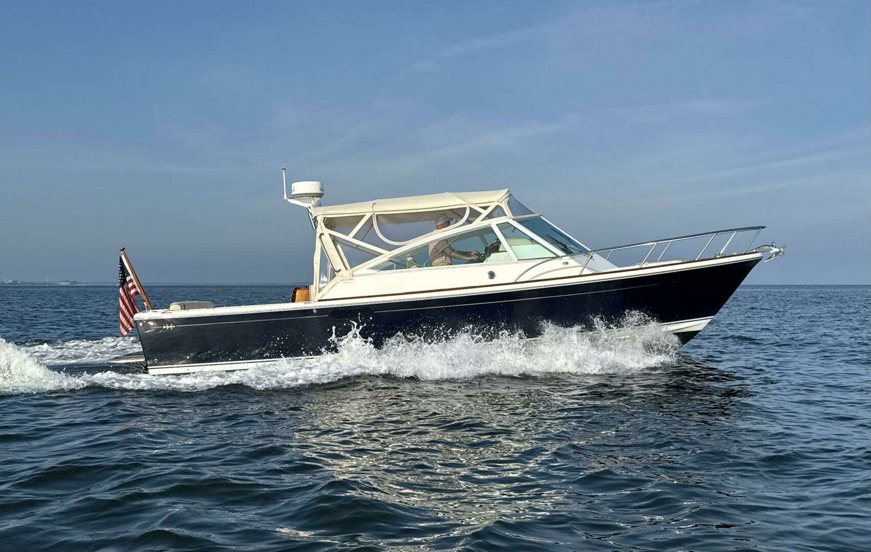 2009 Hunt Yachts Harrier 29 - Image 2