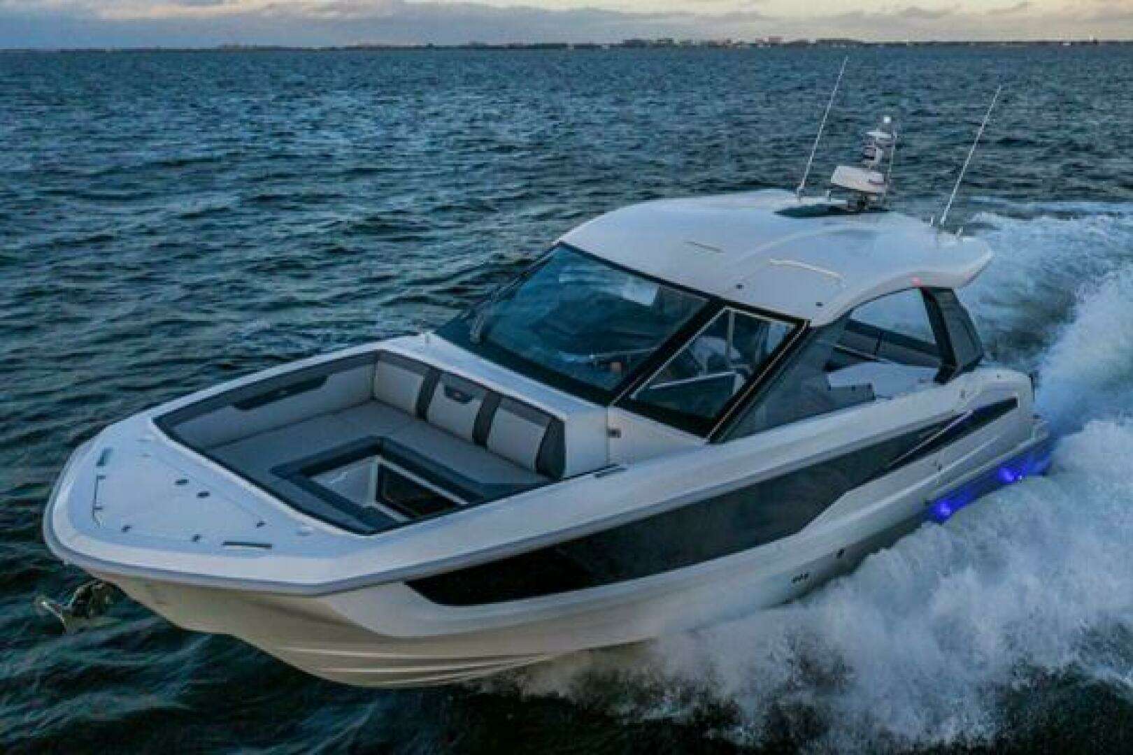 2022 Galeon 325 GTO - Image 13