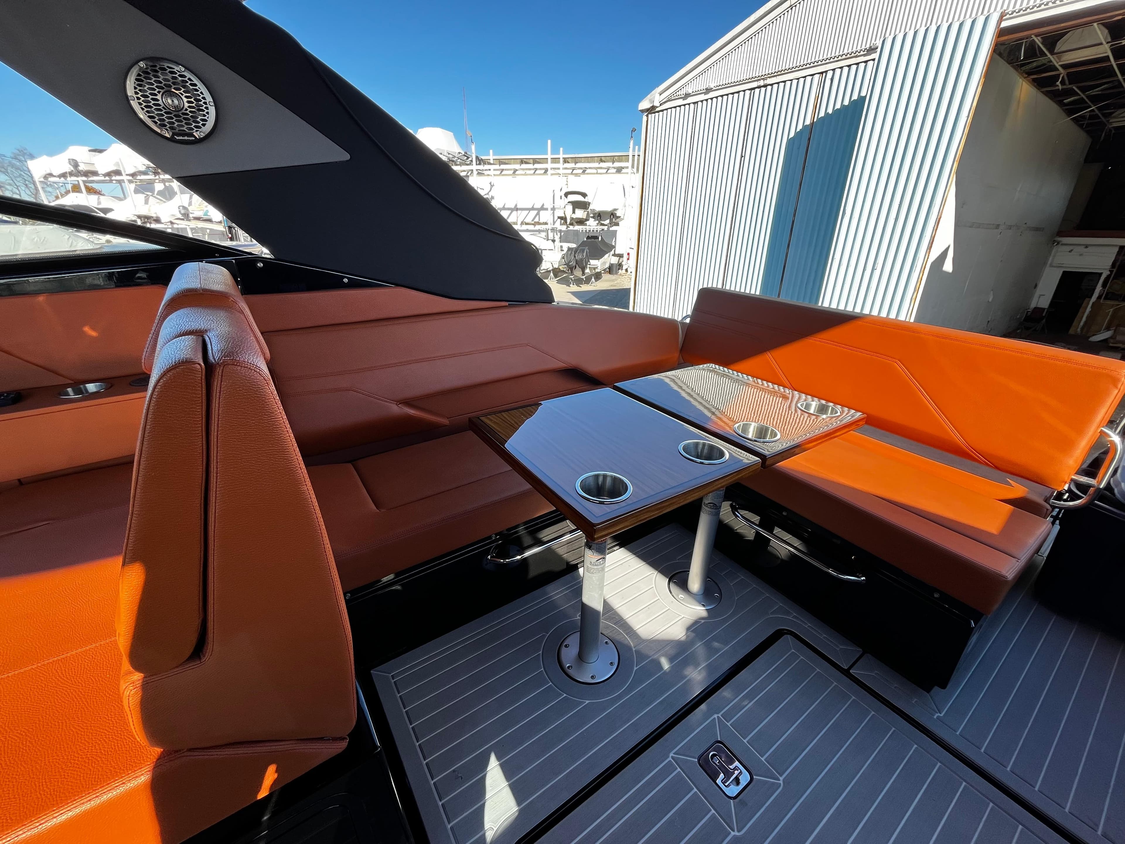 2022 Cruisers Yachts 34 GLS - 9