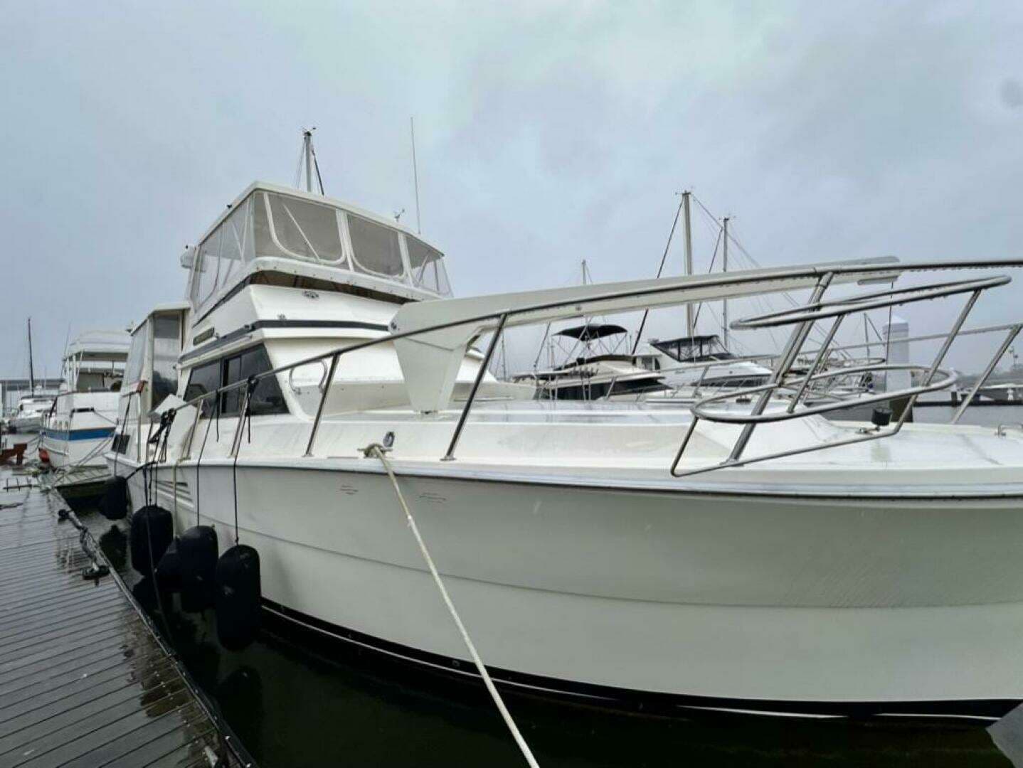 1989 Viking 44 Motor Yacht - Image 5