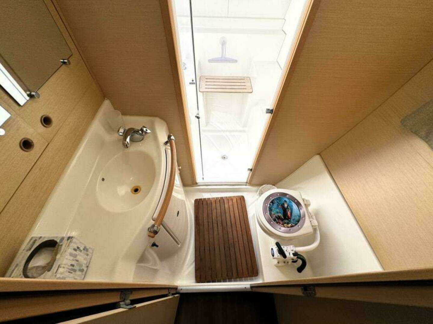2010 Lagoon 380 - Image 45