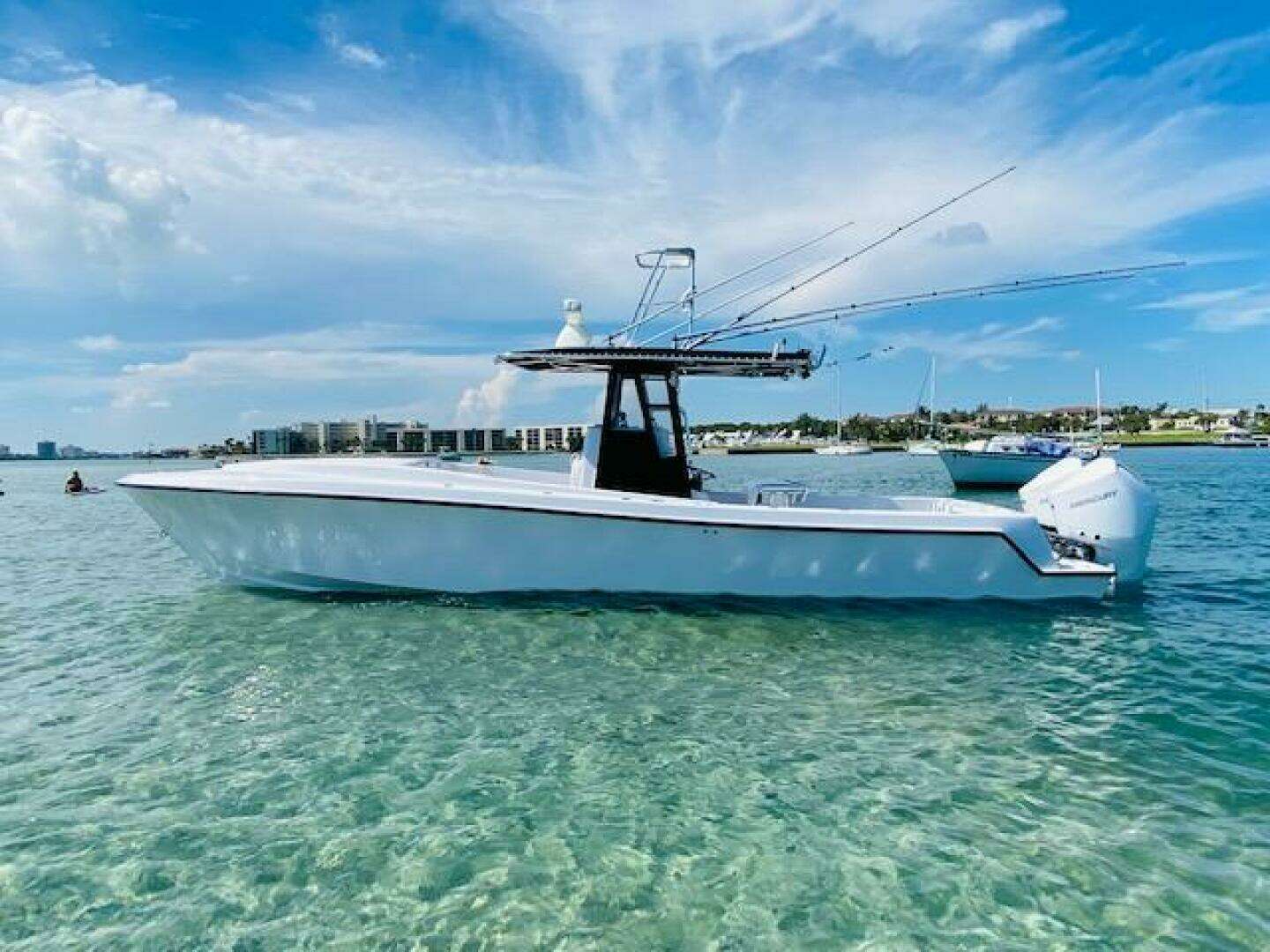 2004 Contender 31 Cuddy - Image 10