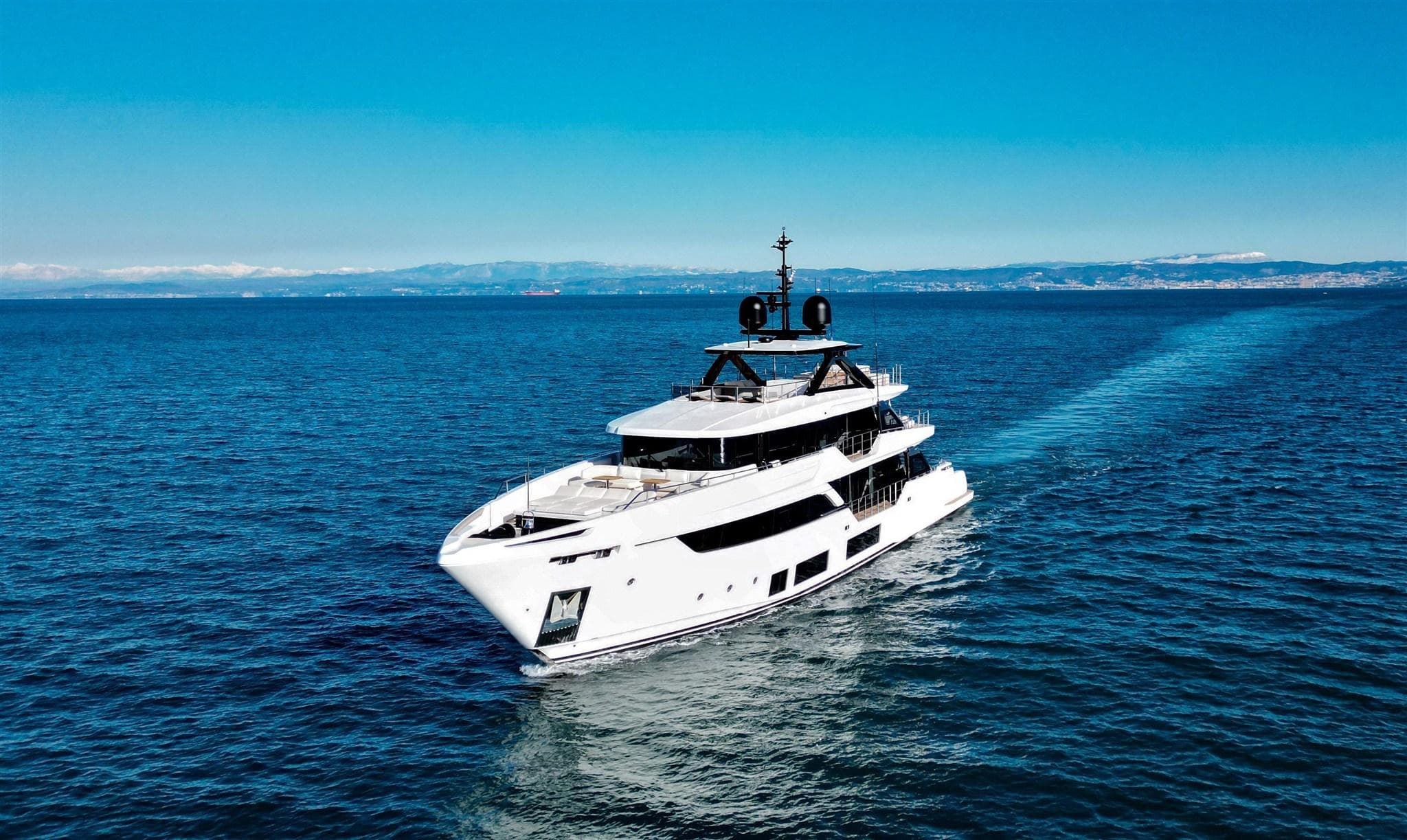 Custom Line Navetta 38 1
