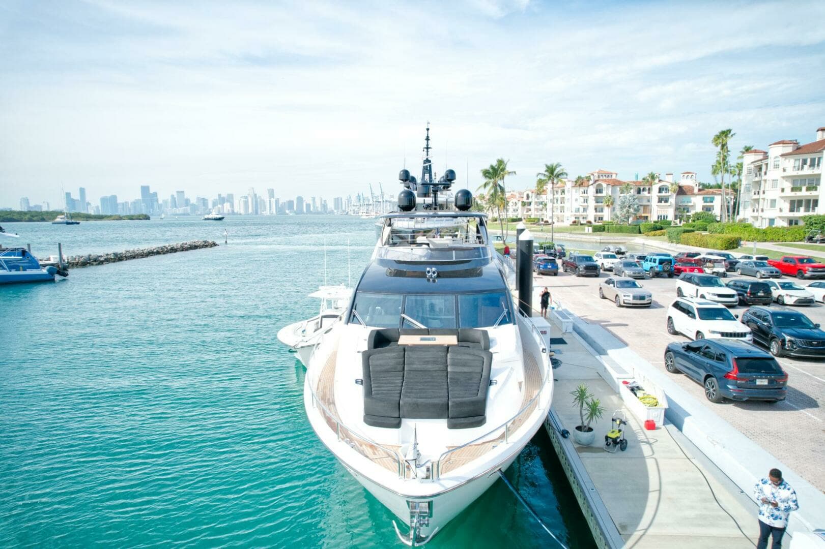 2018 Sunseeker 86 Yacht - Image 3