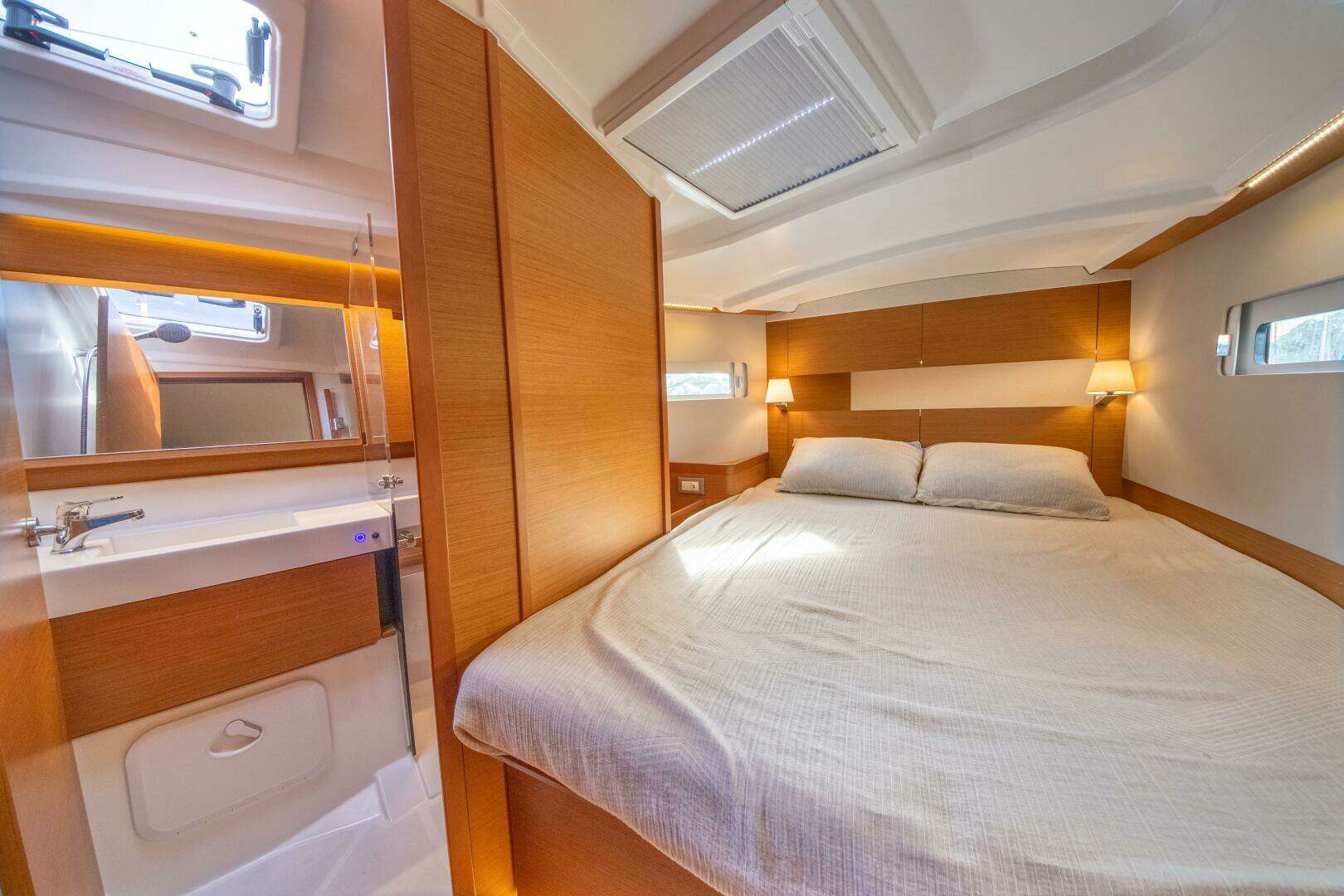 2023 Jeanneau Sun Odyssey 410 - Image 21