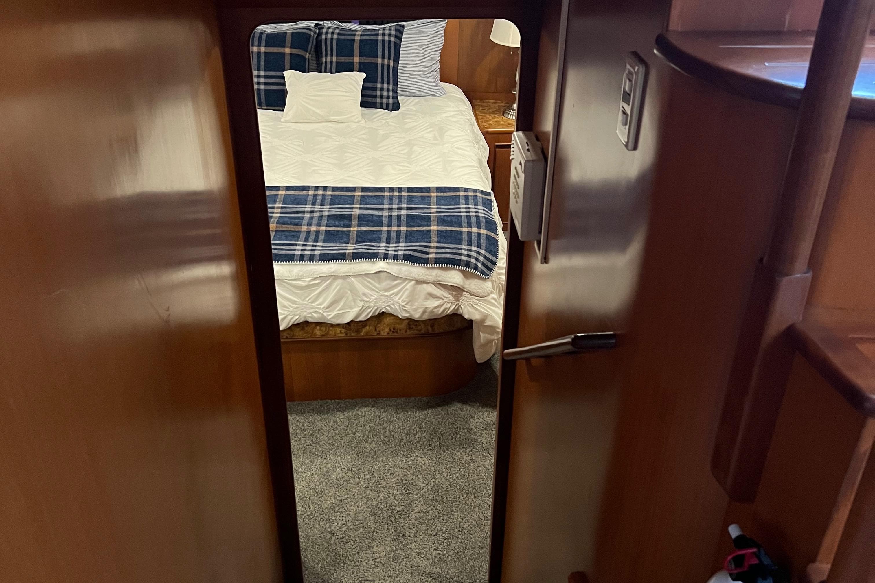 1998 Hyatt 51 Aft Cabin Motor Yacht - 88