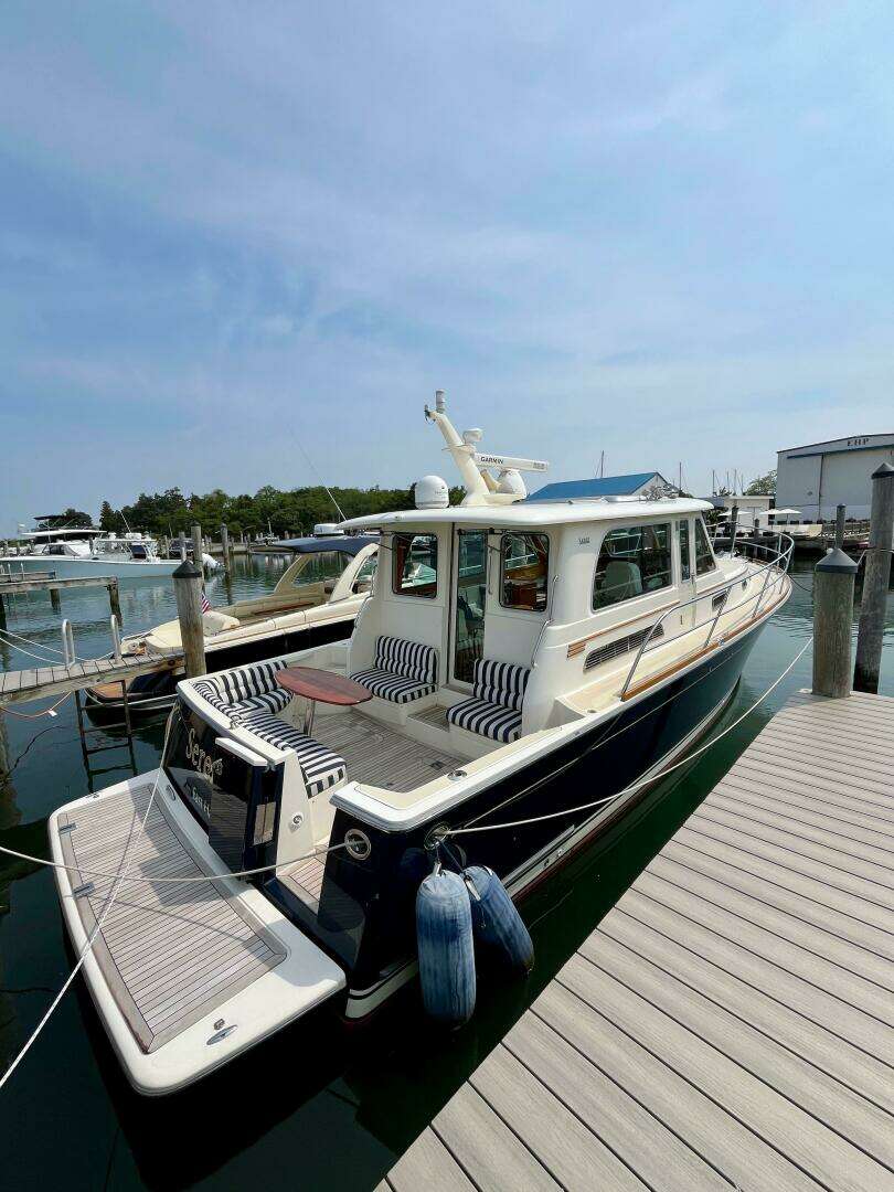 2010 Sabre 40 Sedan - Image 4