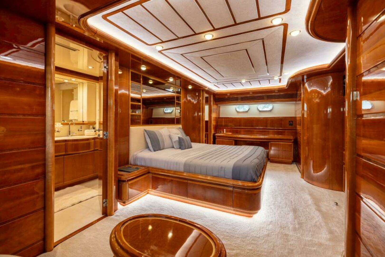 2001 Ferretti Yachts 94 Raised Pilothouse - Image 11