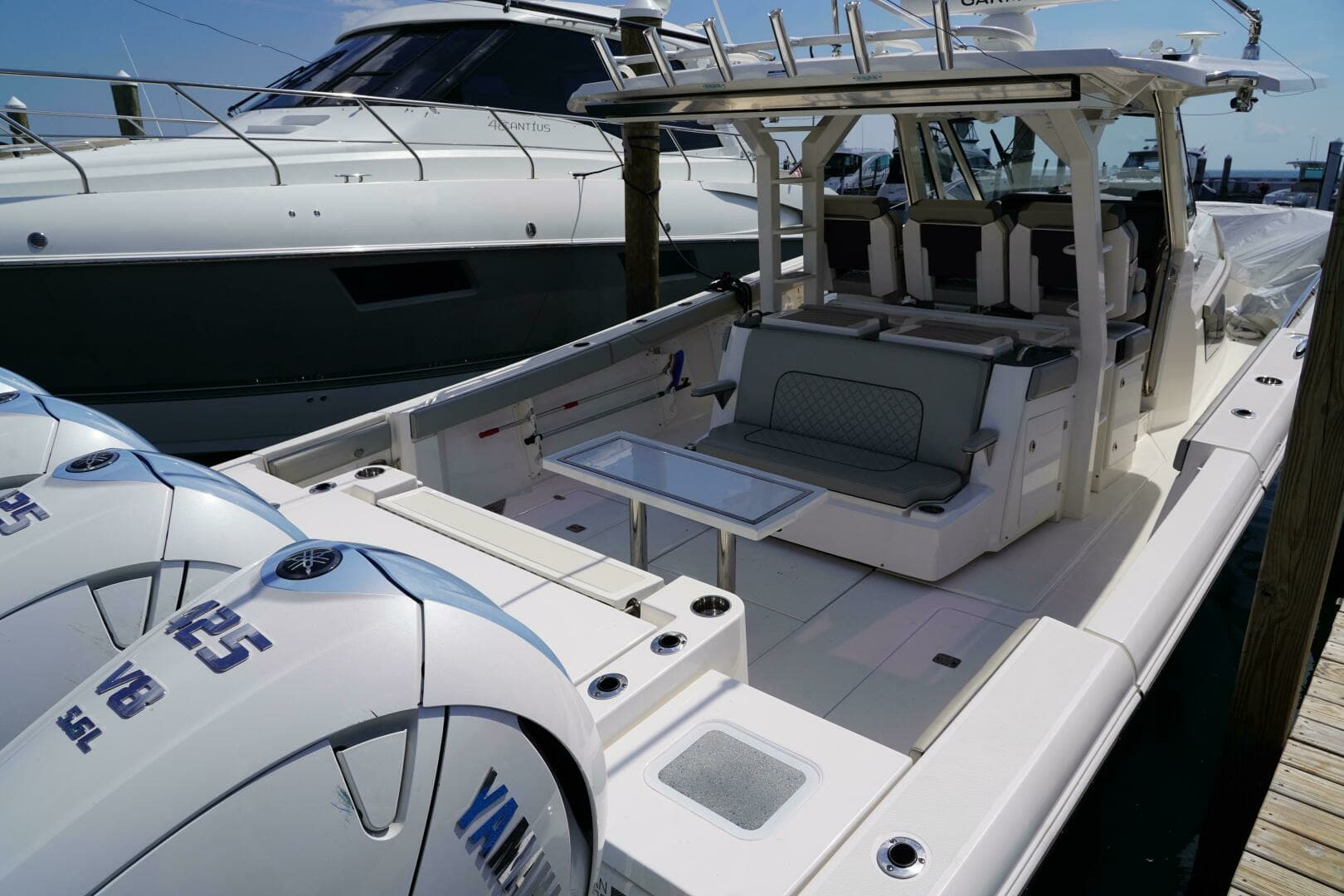 2022 Pursuit 428 - Image 13