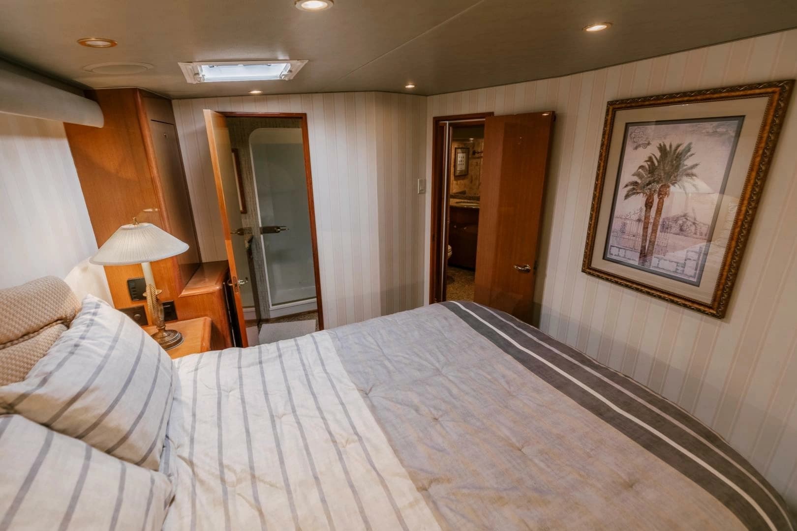 2003 Viking 56 Convertible - Image 35