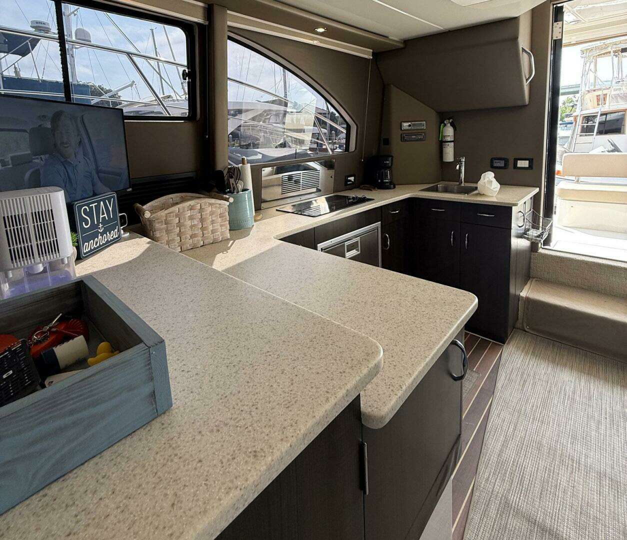 2013 Carver C-34 Command Bridge - Image 15