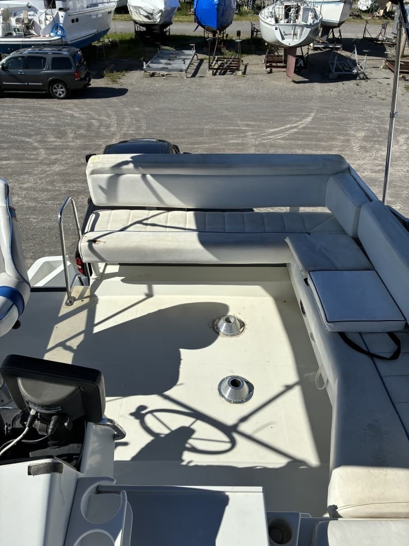 1995 Carver 370 Voyager - Image 7