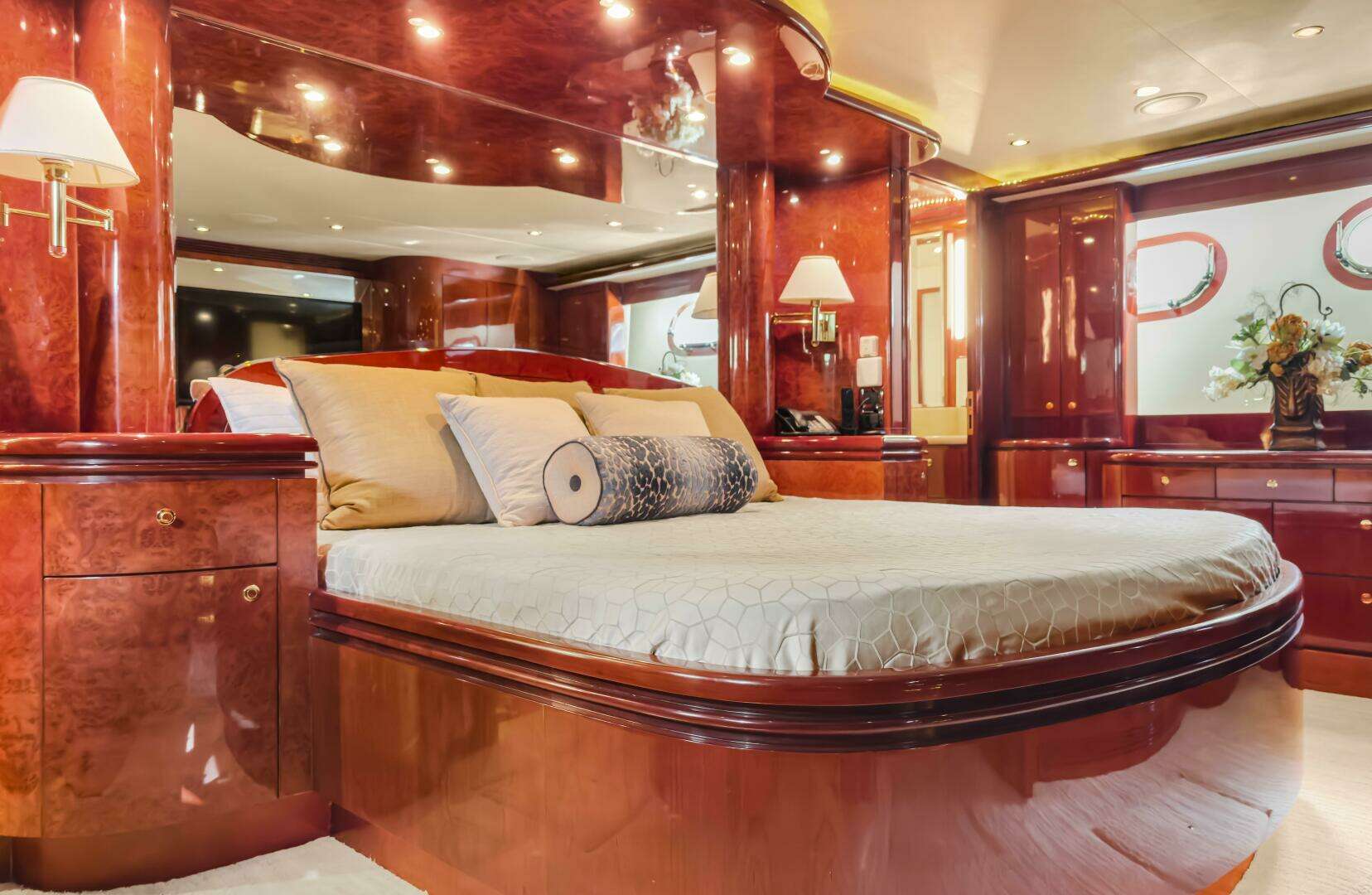 2005 Ocean Alexander 80 motoryacht - Image 43