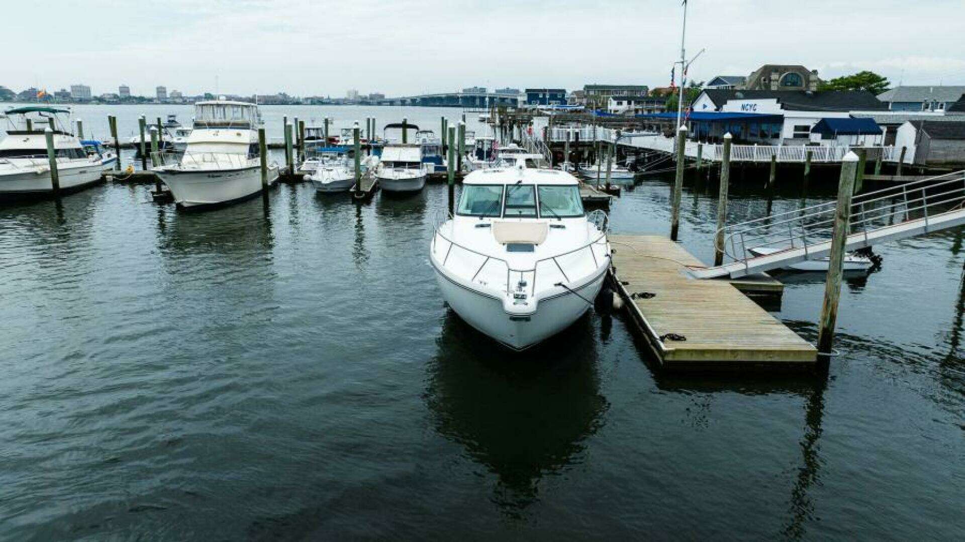 2007 Tiara Yachts 4300 Sovran - Image 4