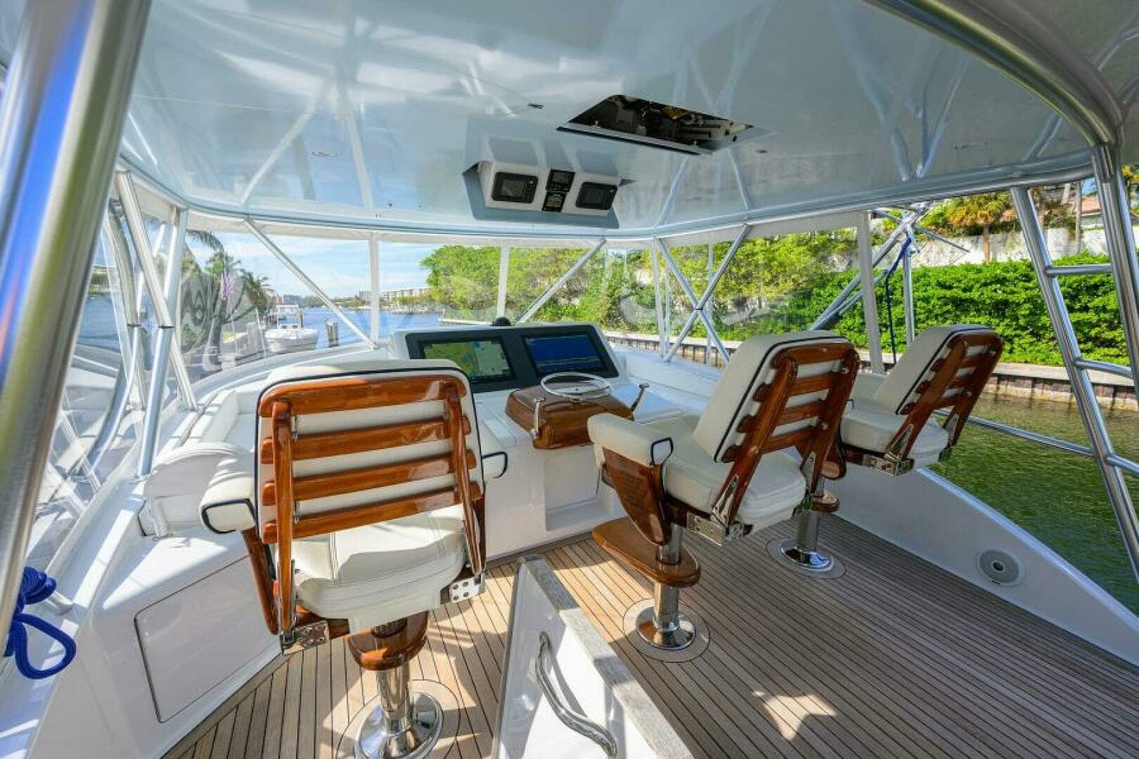 2008 Viking 60 Convertible - Image 15