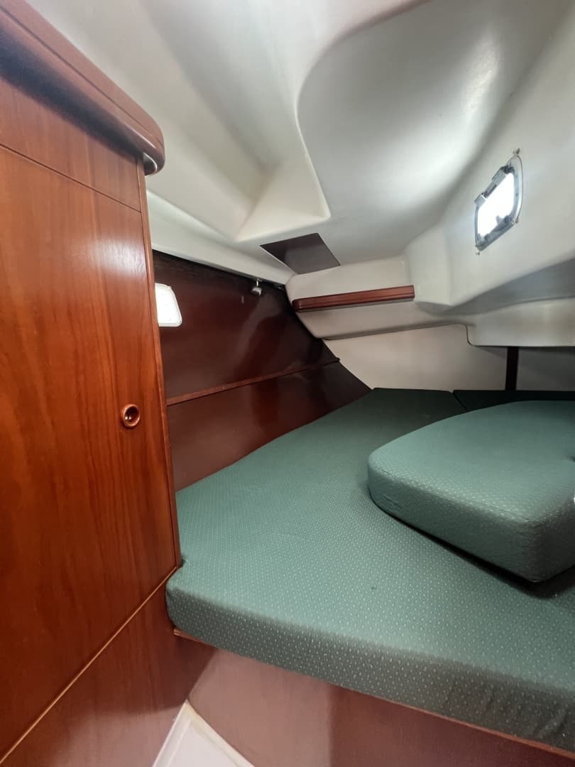 2002 Beneteau Oceanis 361 - Image 11