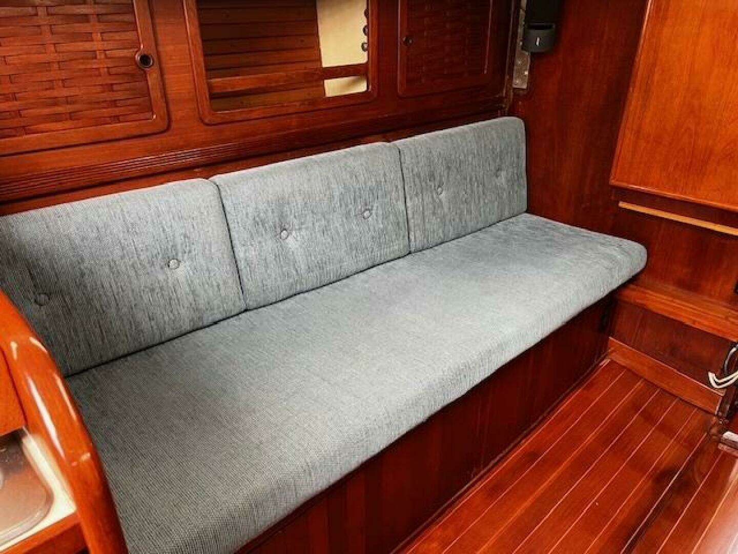 1987 Sabre 34 Mark II - Image 67