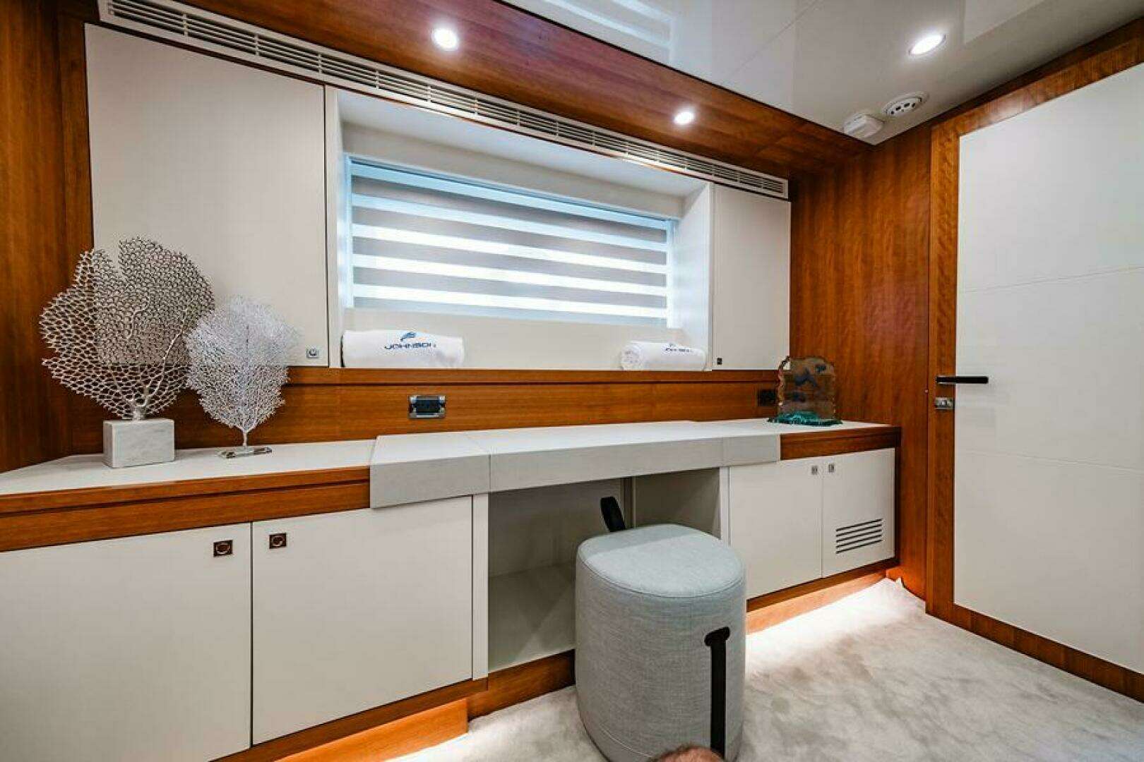 2024 Johnson Skylounge - Image 24