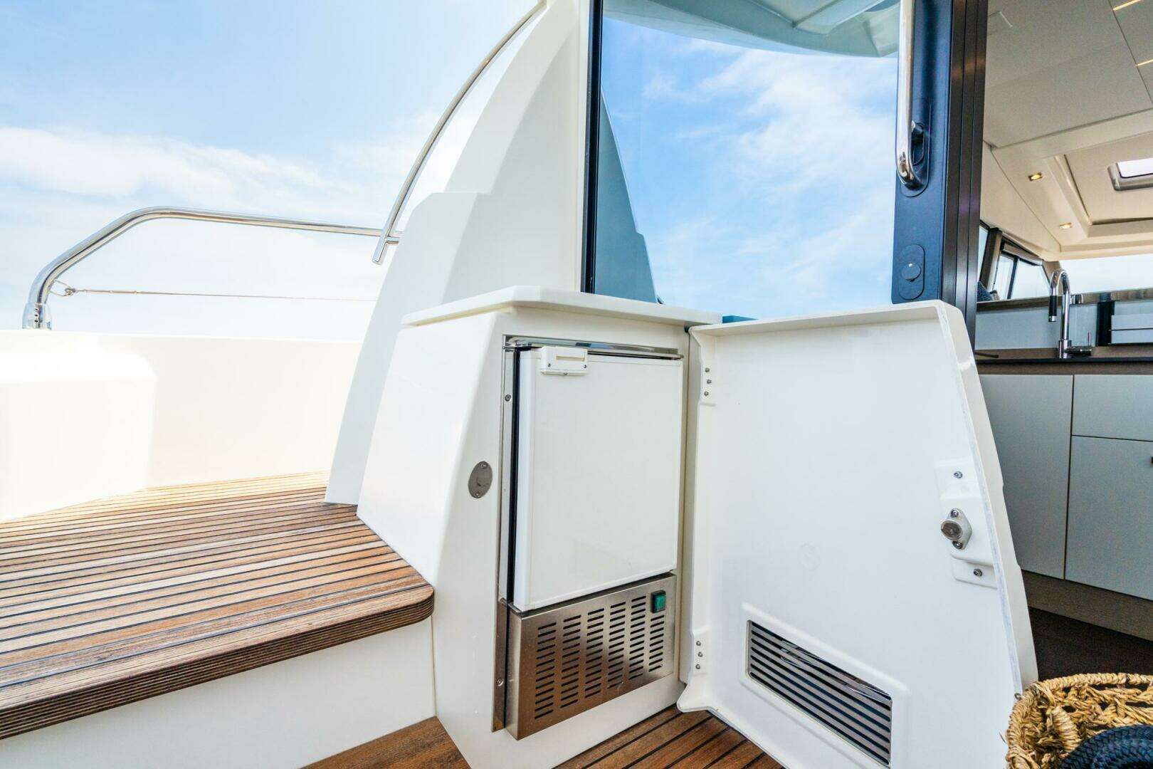 2019 Prestige — - Image 38