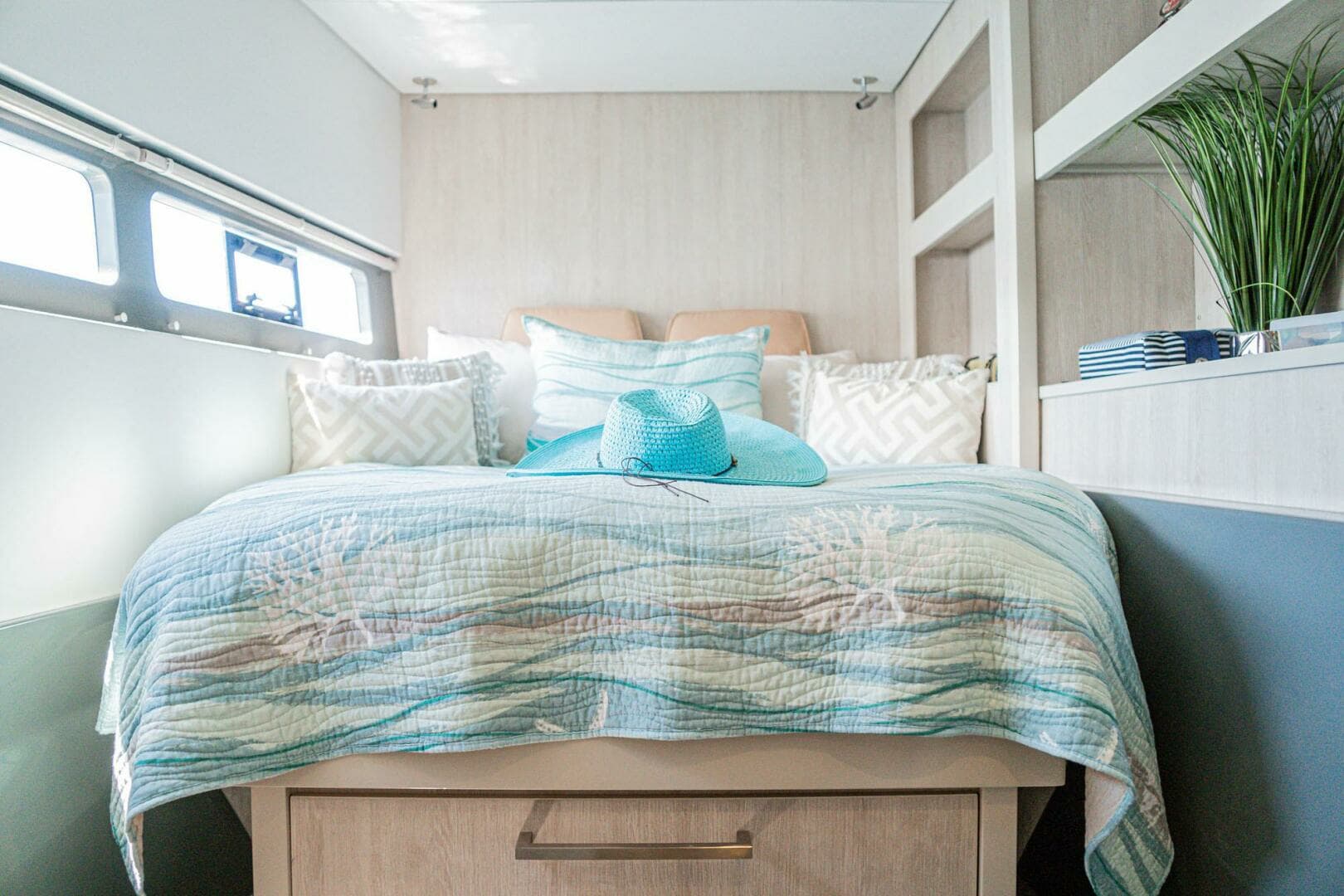 2018 Leopard 58 - Image 35