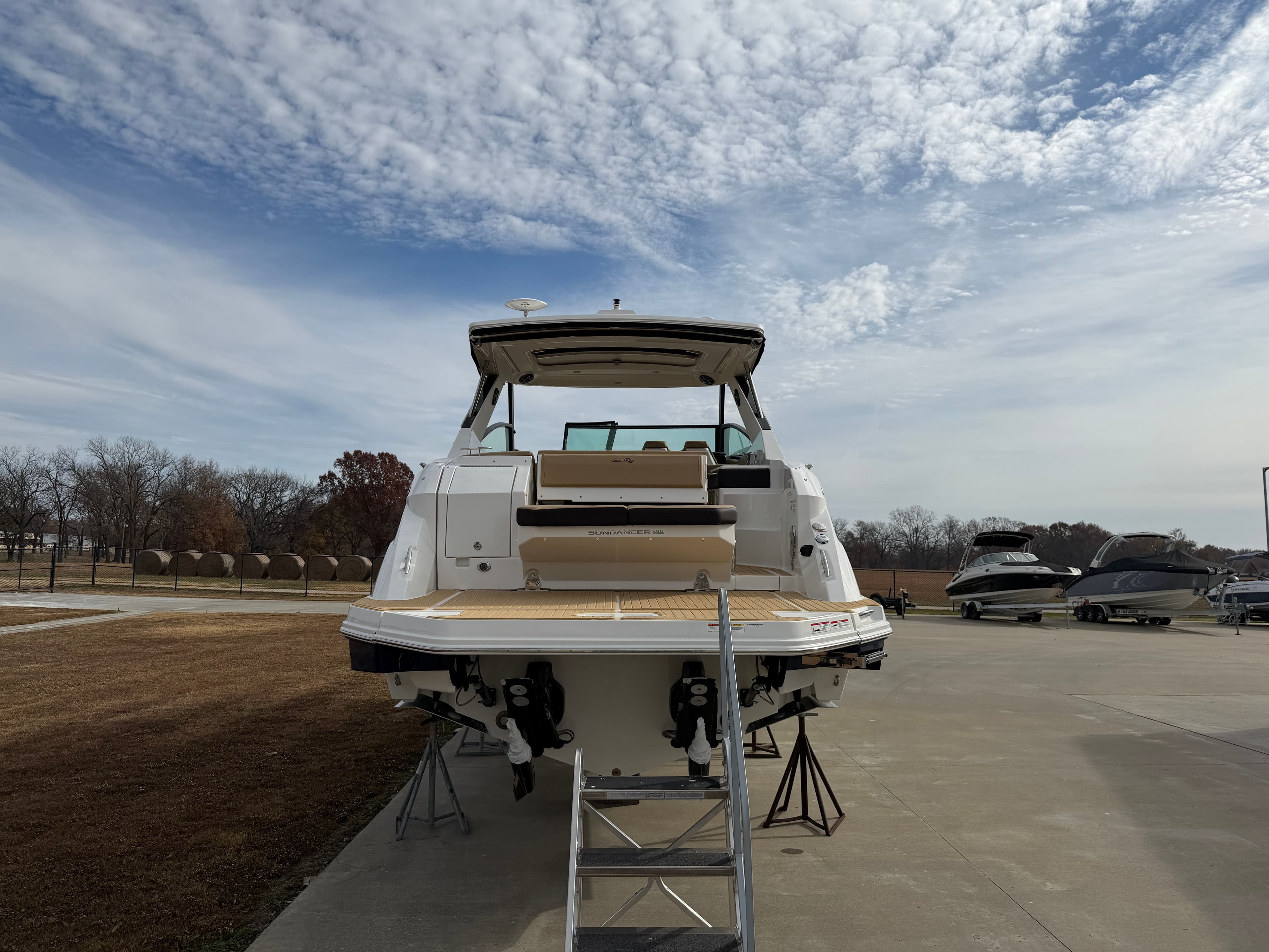 2026 Sea Ray Sundancer 320 - 4