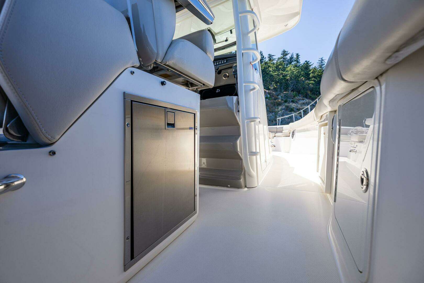 2017 Boston Whaler 330 Outrage - Image 30