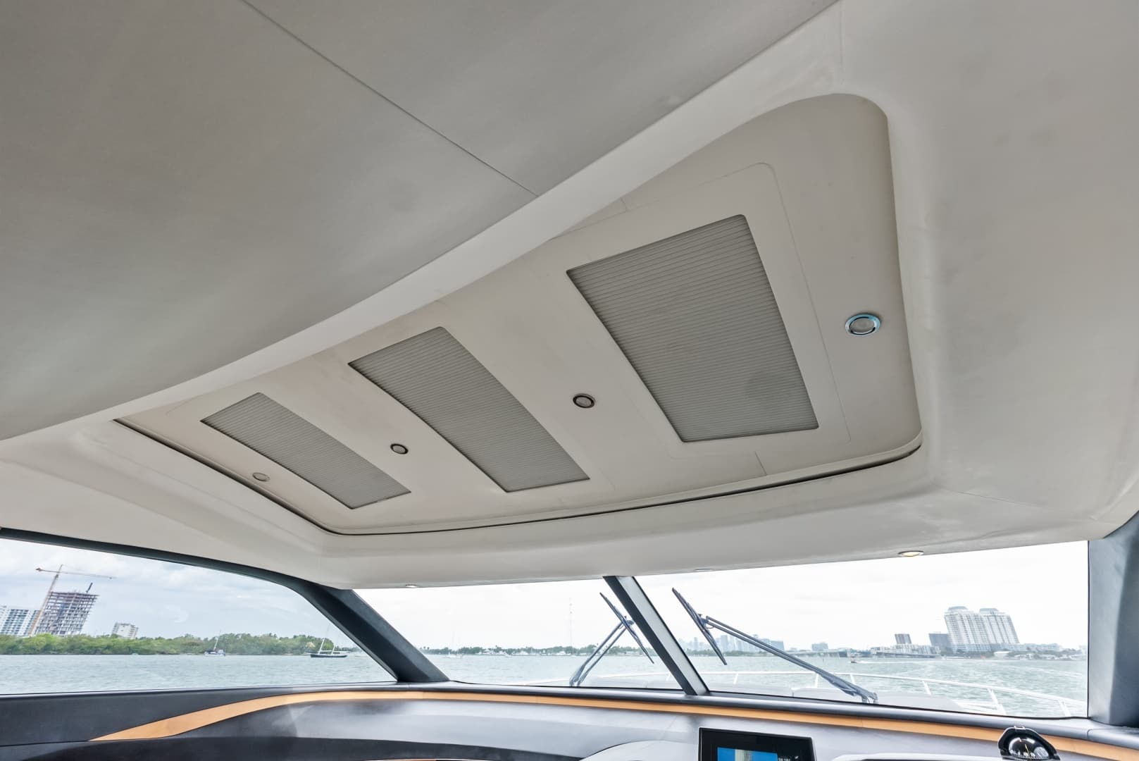 2014 Princess S72 - Image 104