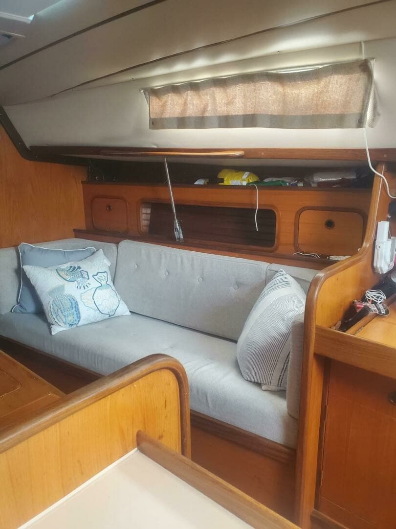 1985 Beneteau First 375 - Image 16