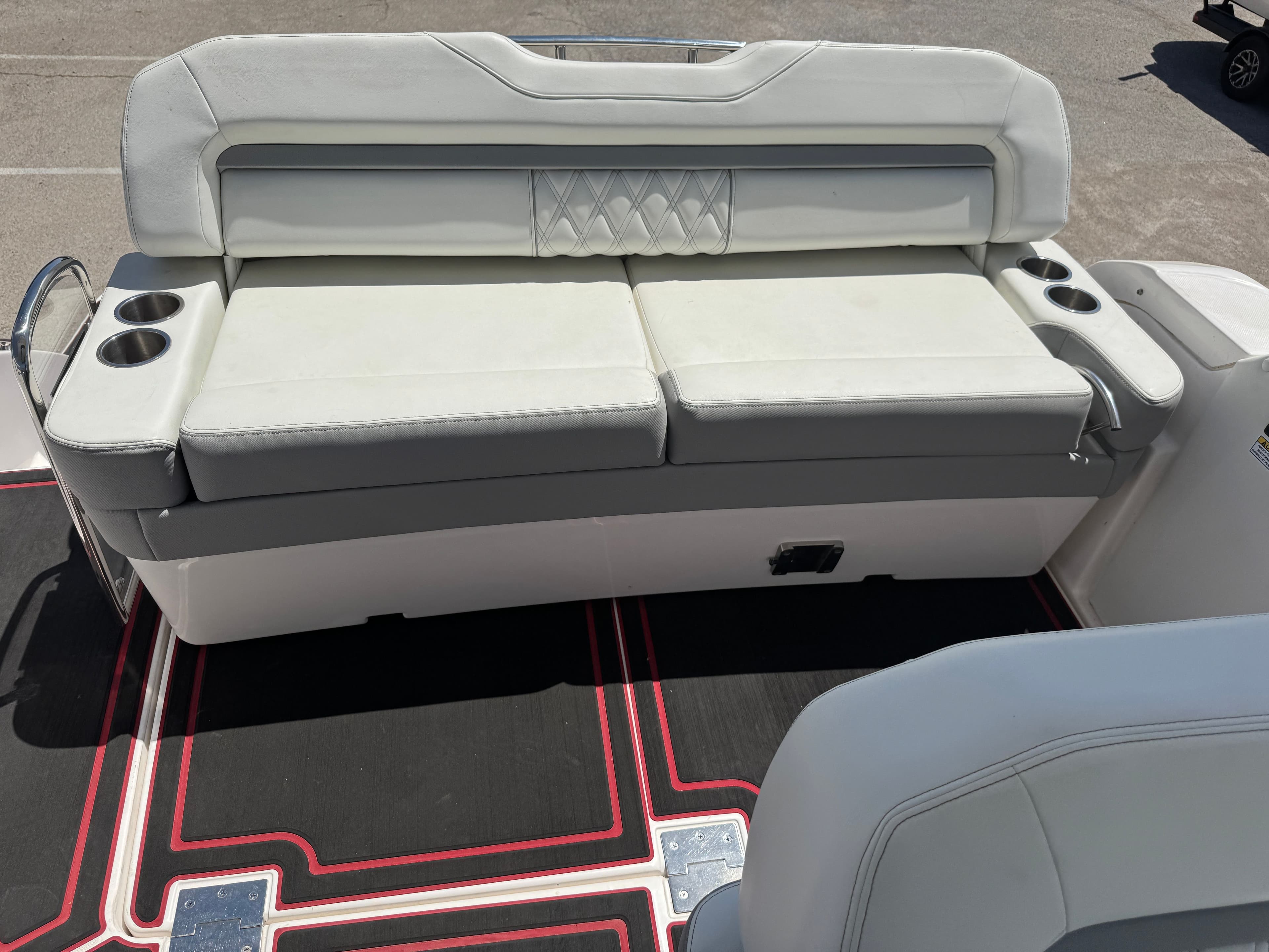 2023 REGAL 33 EXPRESS - Image 30