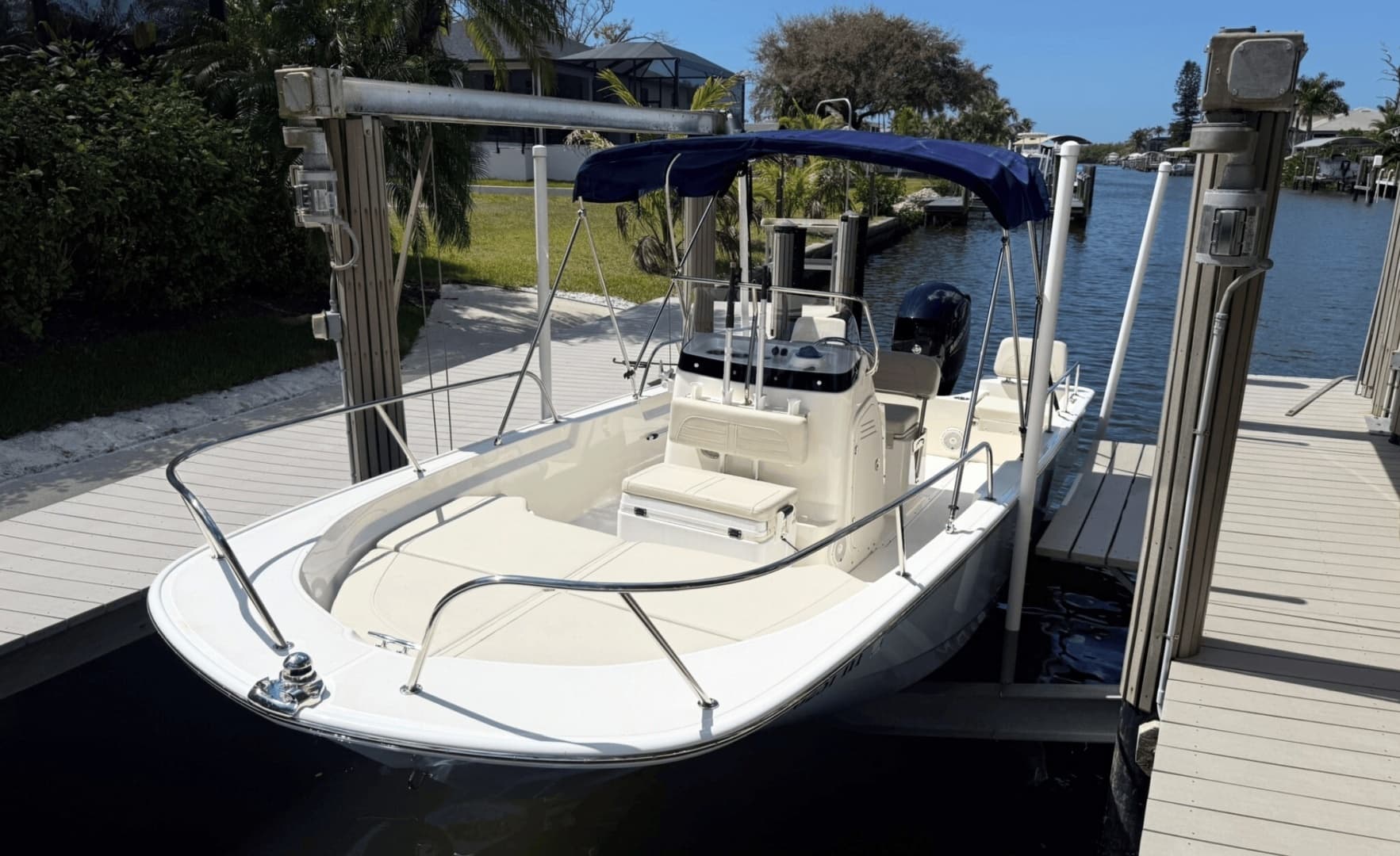 2023 Boston Whaler 190 Montauk - Image 8