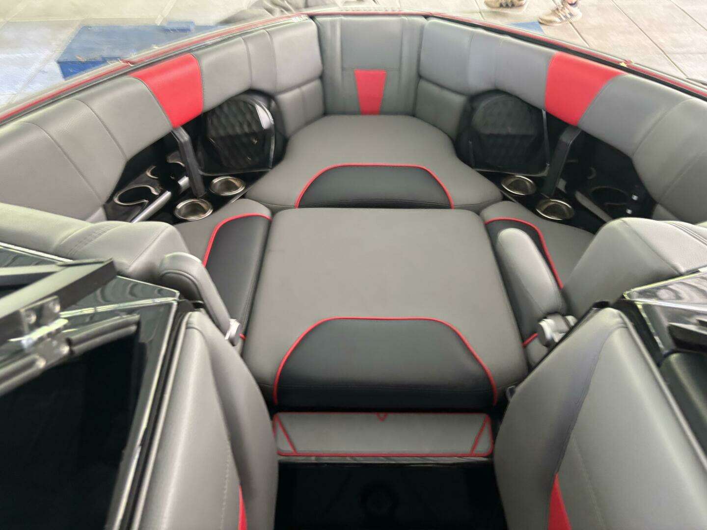 2022 Malibu 23 LSV - Image 23