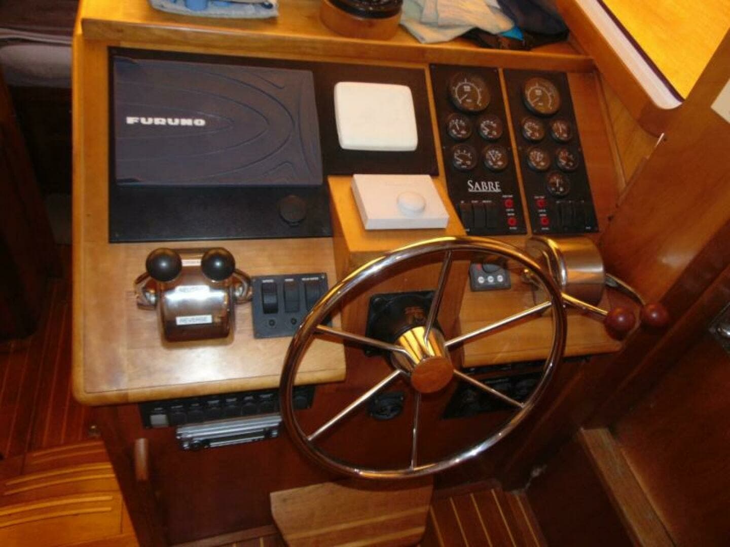 2004 Sabre Flybridge - Image 15