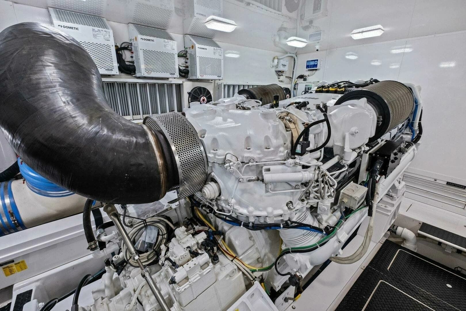 2012 Viking 82 Convertible - Image 96