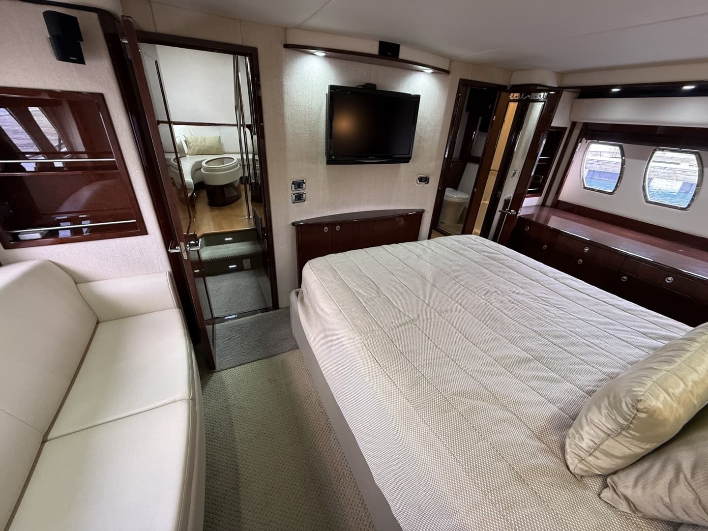 2009 Sea Ray 60 Sundancer - Image 55