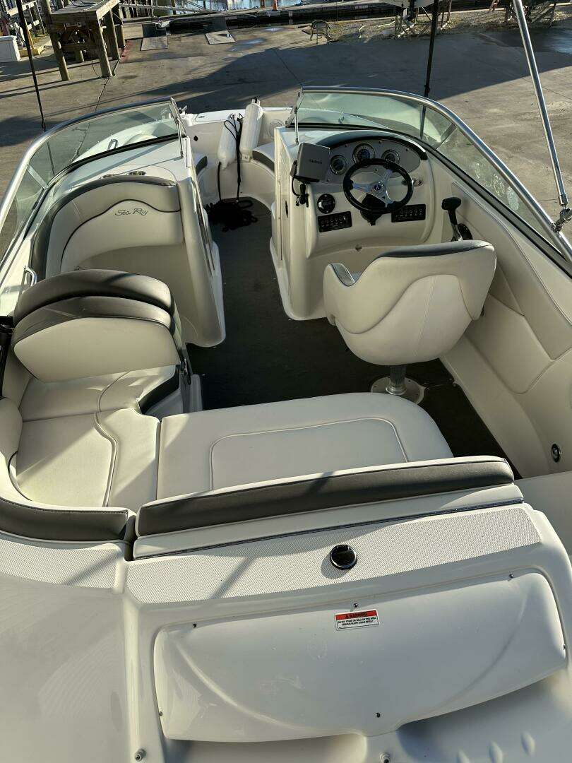 2012 Sea Ray 200 Sundeck - Image 22