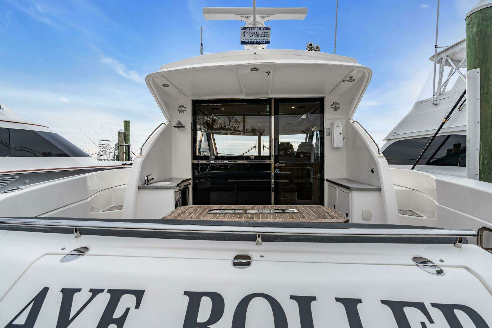 2014 Riviera 44 Sport Yacht - Image 23