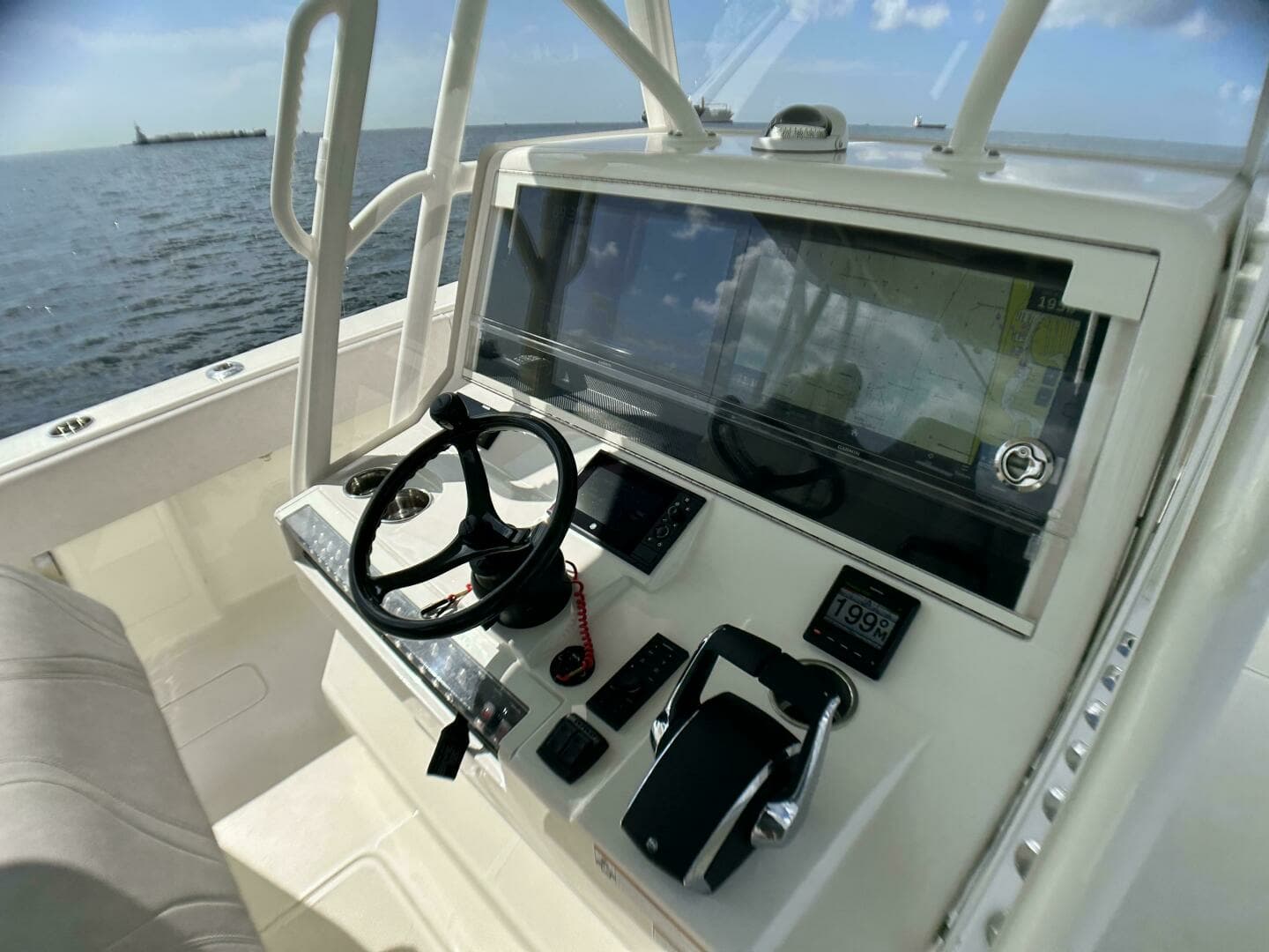 2022 SeaVee 390z Center Console - Image 10