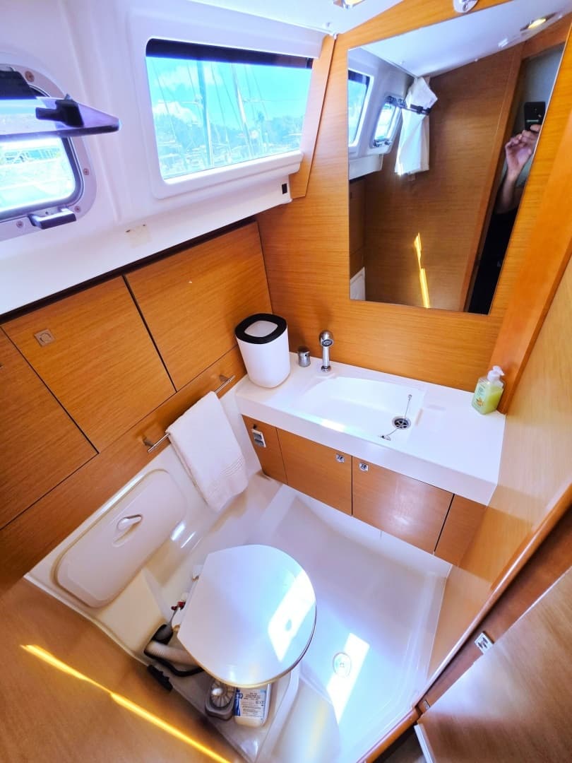 2016 Jeanneau Sun Odyssey 479 - Image 24